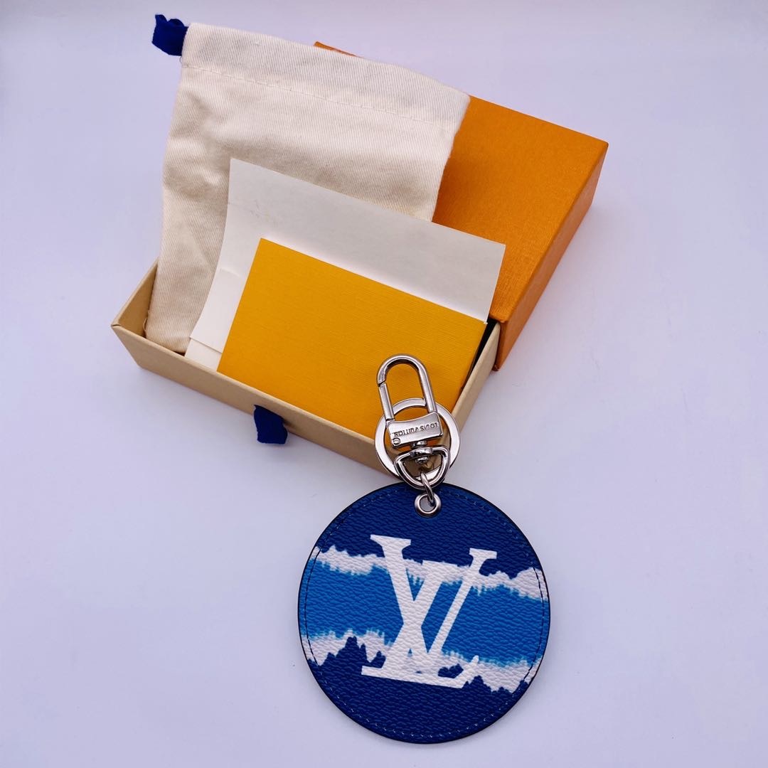 Replica Louis Vuitton Escale Key Holder And Bag Charm - Image 3