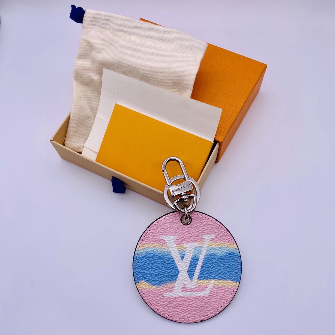 Replica Louis Vuitton Escale Key Holder And Bag Charm - Image 4