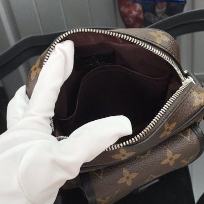 Alternative view of Replica Louis Vuitton Christopher Wearable Wallet M69404