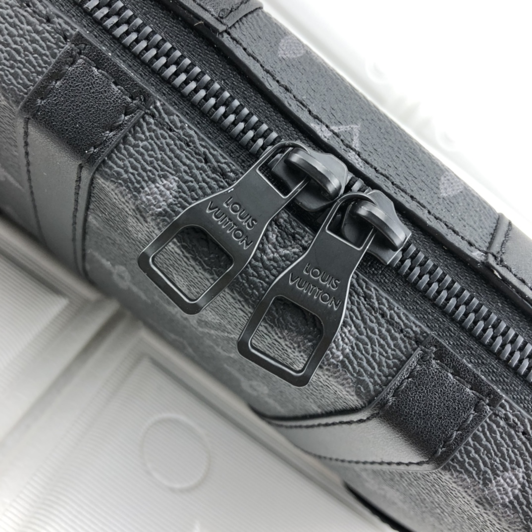 Replica Louis Vuitton Soft Trunk Wallet - Image 5