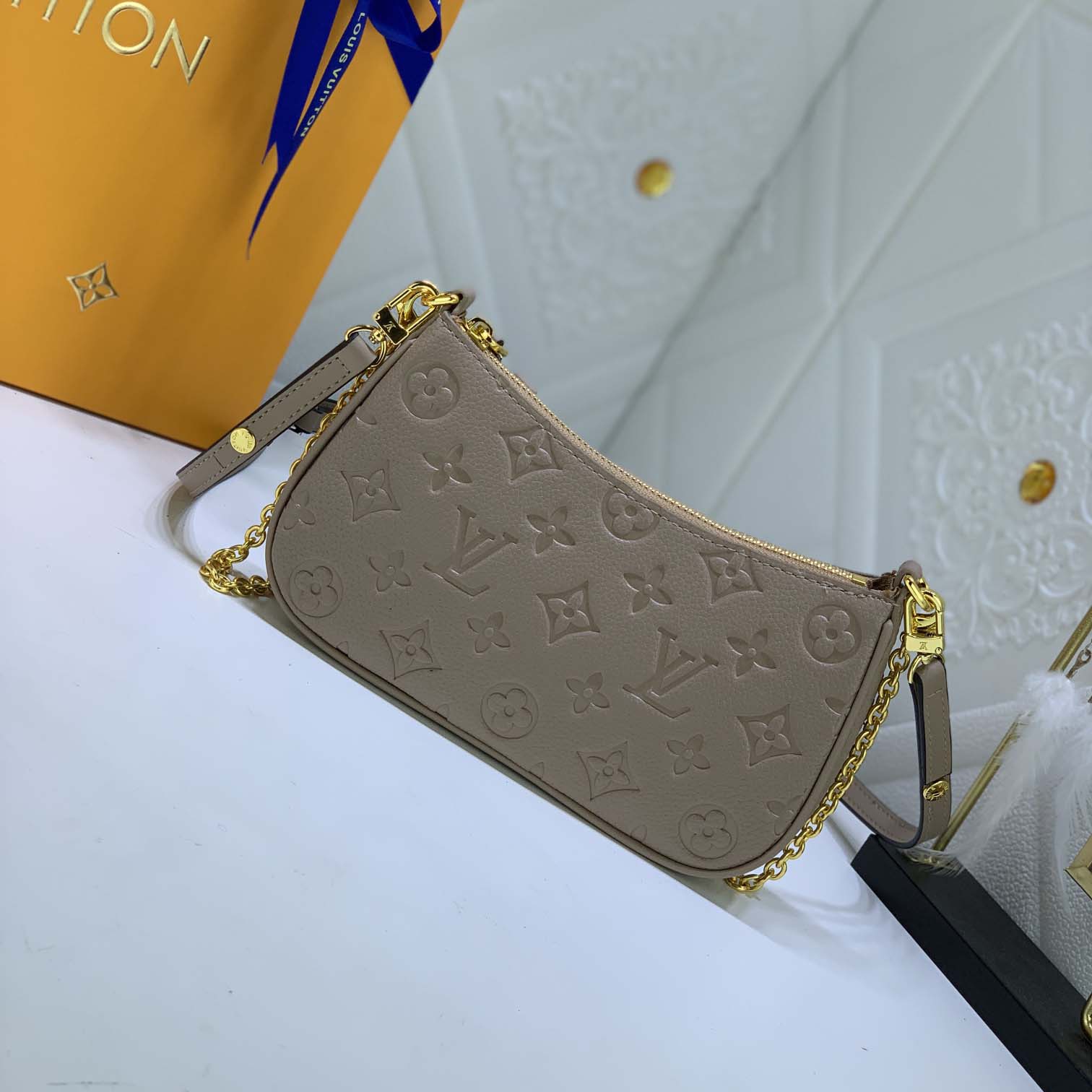 Replica Louis Vuitton Easy Pouch On Strap- Black/Beige/White - Image 12