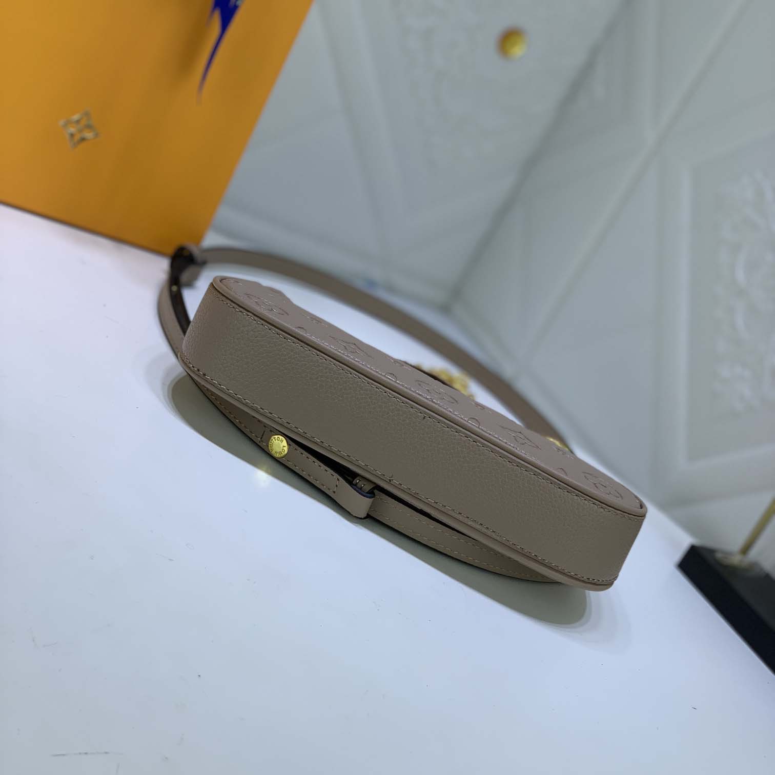 Replica Louis Vuitton Easy Pouch On Strap- Black/Beige/White - Image 13