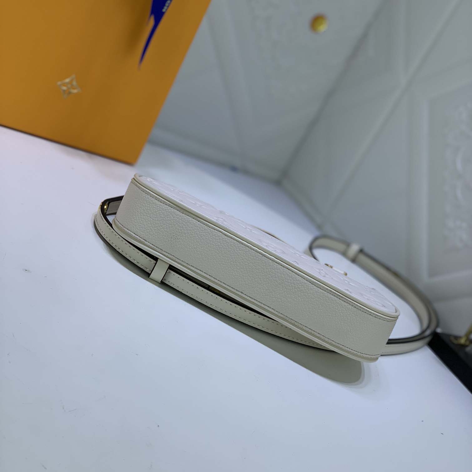 Replica Louis Vuitton Easy Pouch On Strap- Black/Beige/White - Image 8