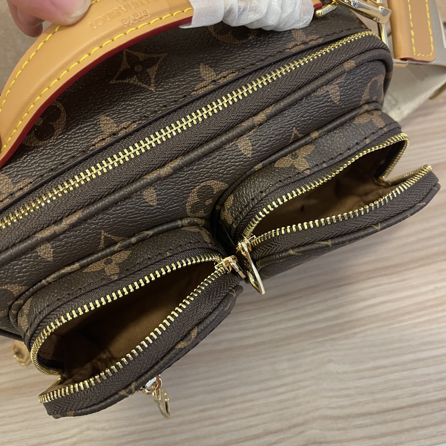 Replica Louis Vuitton The Sporty Utility Crossbody Bag - Image 6