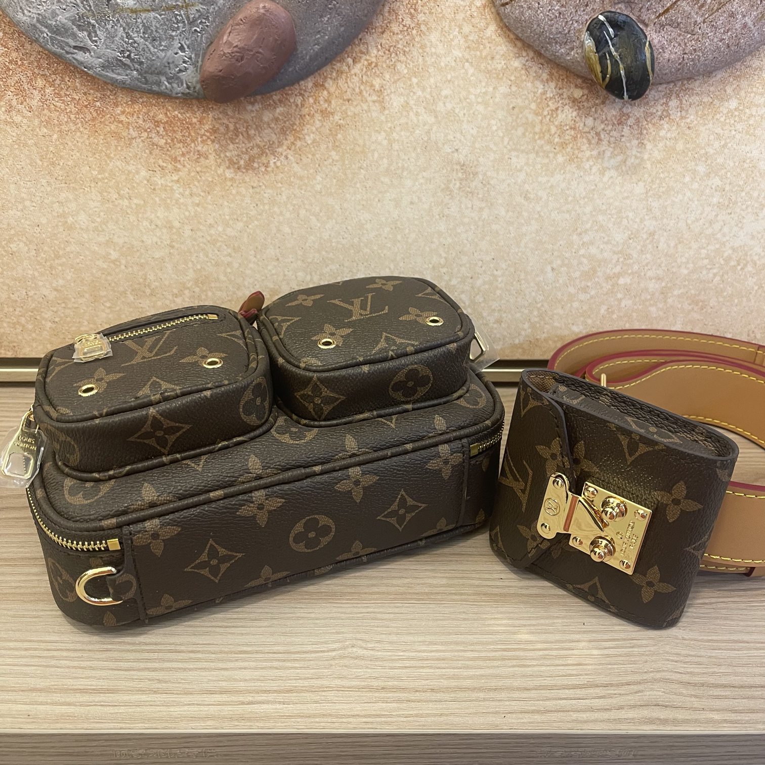 Replica Louis Vuitton Sporty Utility Crossbody Bag- Leather Strap - Image 4