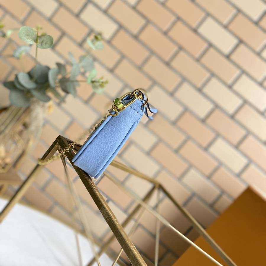 Replica Louis Vuitton By The Pool Mini Pochette Accessoires - Image 7