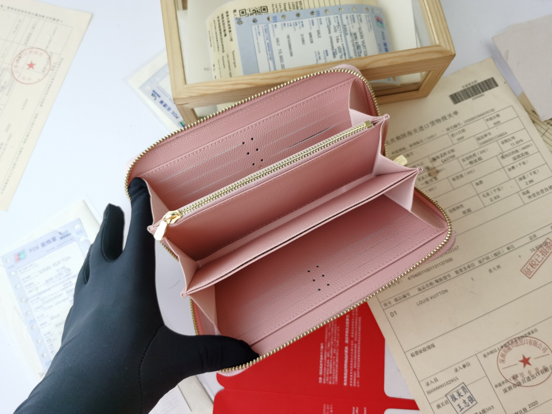 Replica Louis Vuitton Monogram Empreinte Broderies Zippy Wallet M81141 - Image 16
