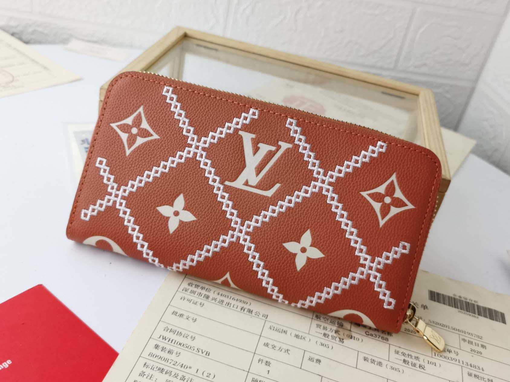 Replica Louis Vuitton Monogram Empreinte Broderies Zippy Wallet M81141 - Image 17