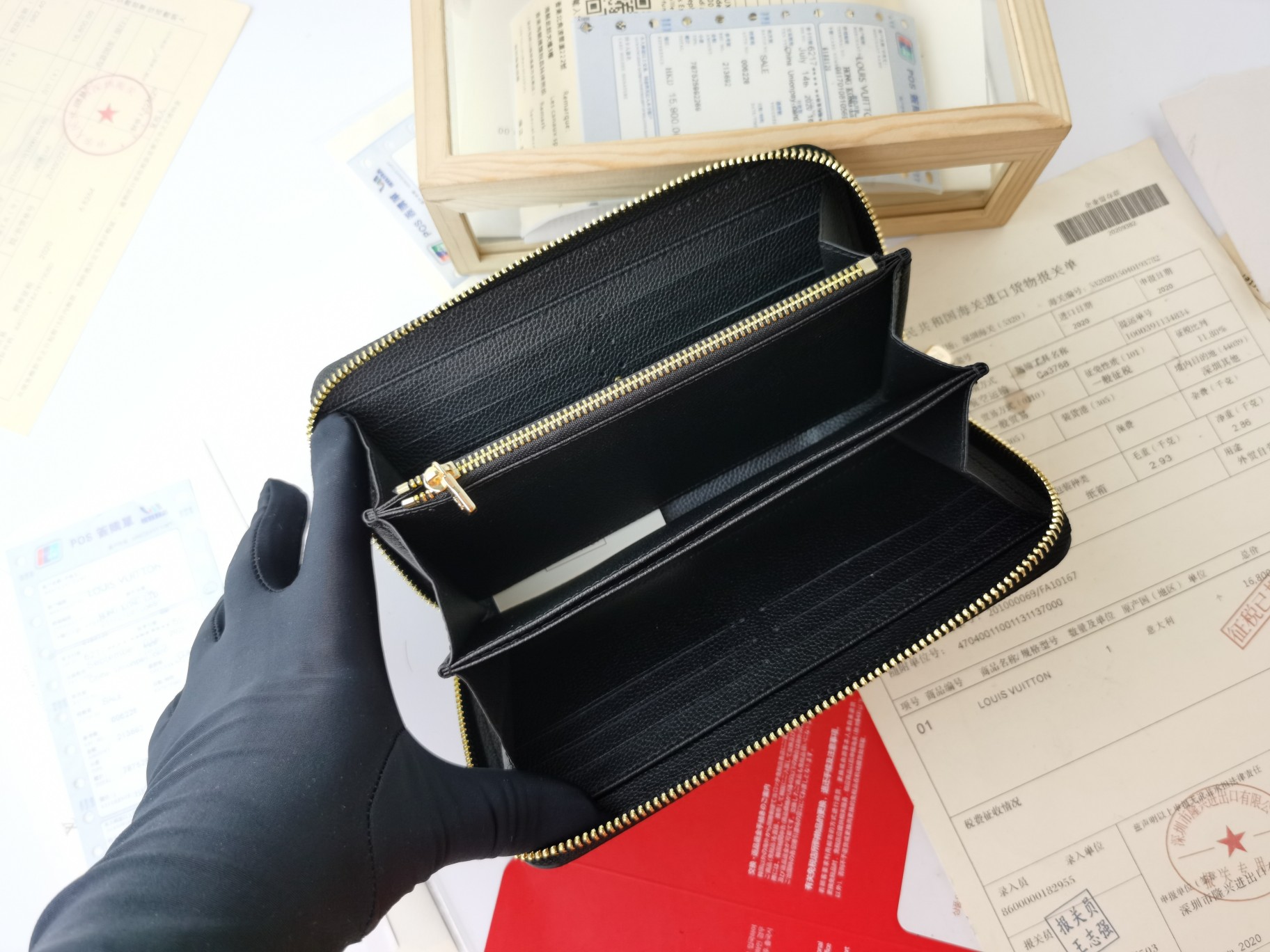 Replica Louis Vuitton Monogram Empreinte Broderies Zippy Wallet M81141 - Image 6
