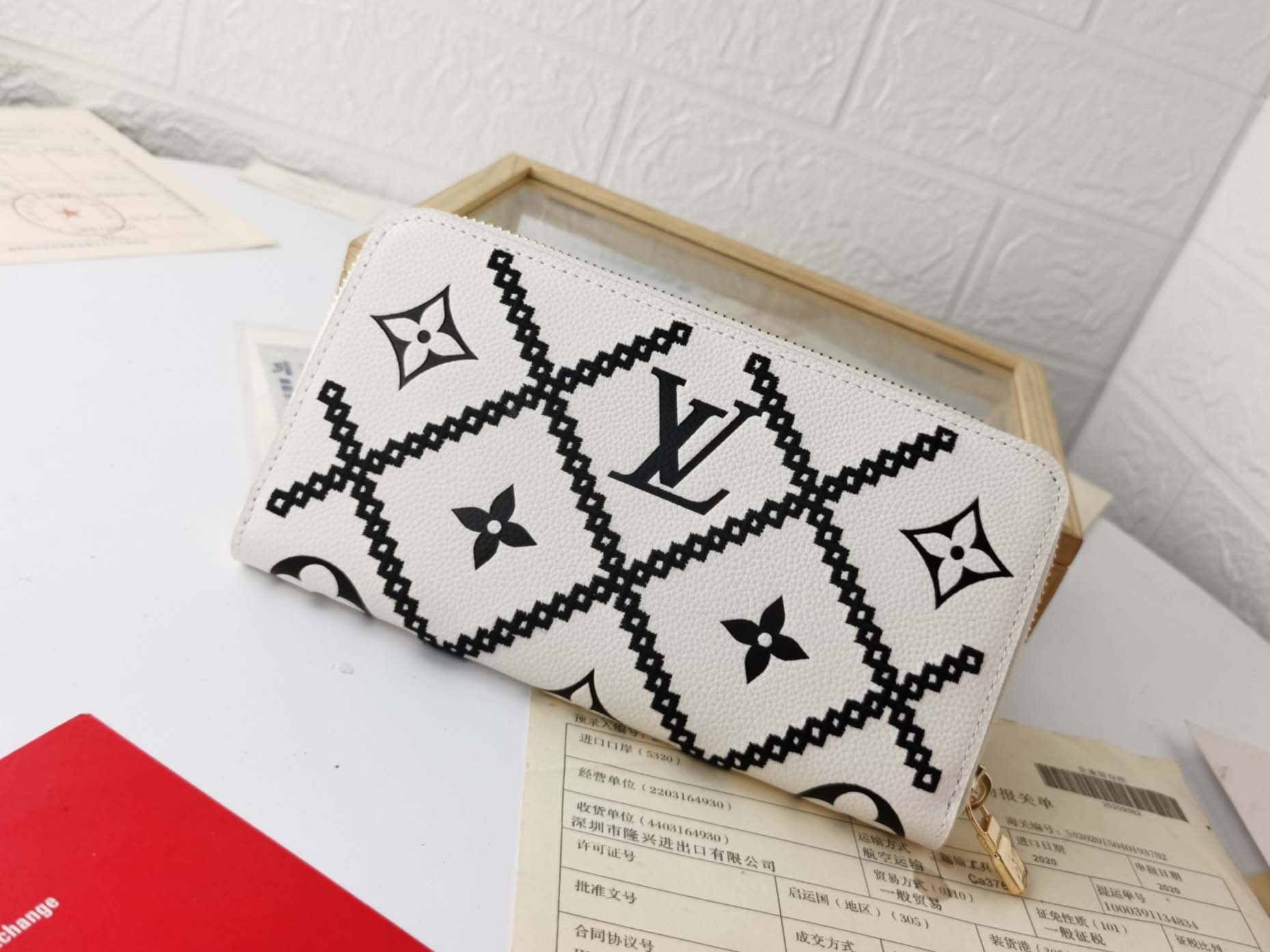 Replica Louis Vuitton Monogram Empreinte Broderies Zippy Wallet M81141 - Image 7