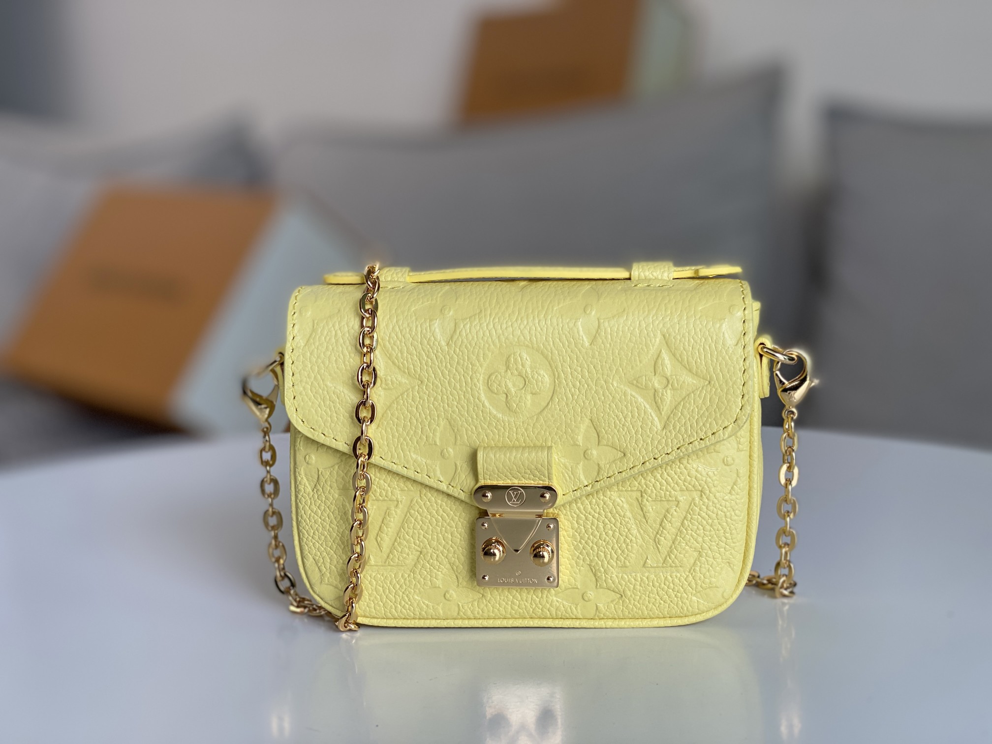 Replica Louis Vuitton Pochette Micro Metis Bag - Image 17