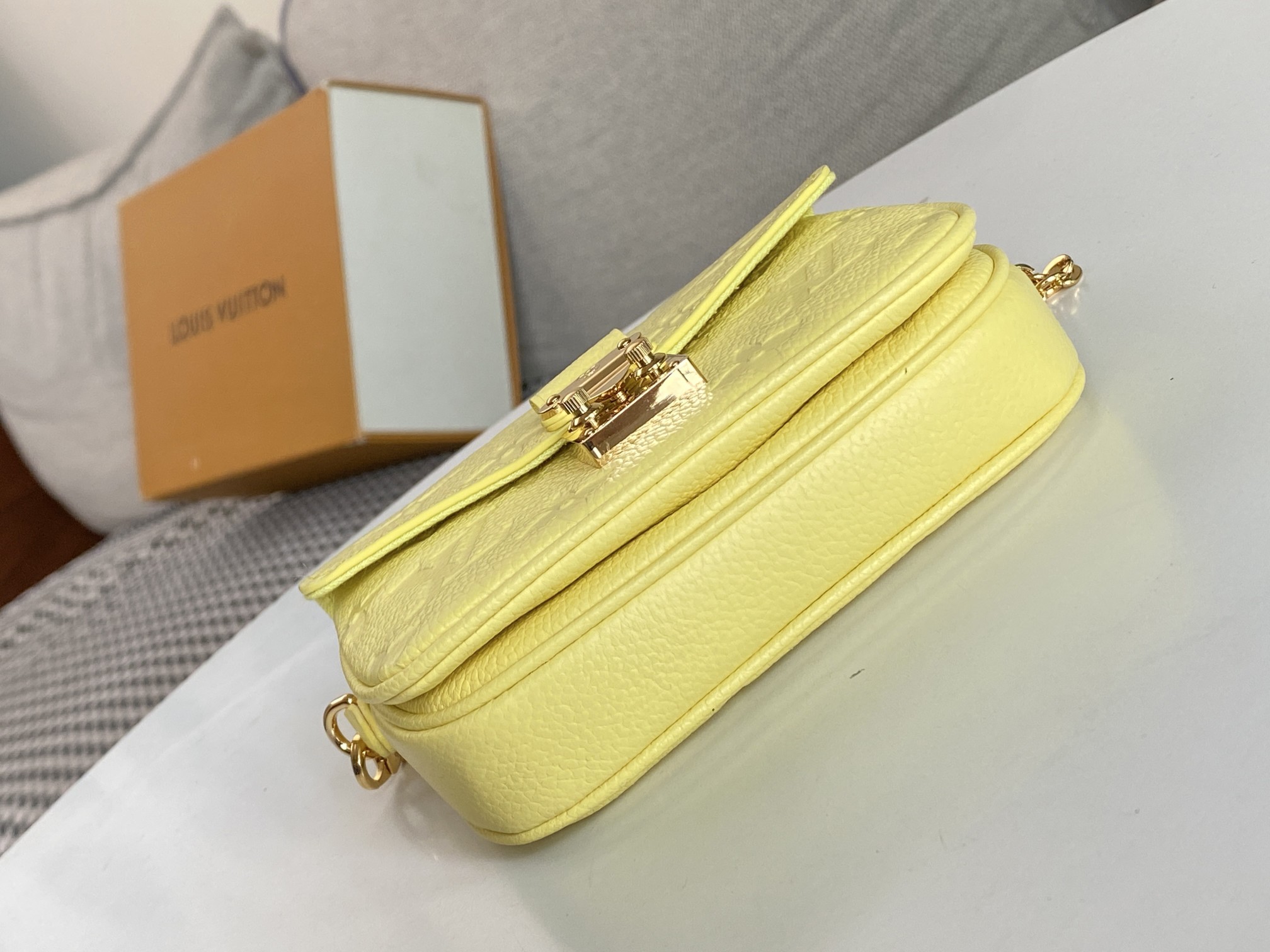 Replica Louis Vuitton Pochette Micro Metis Bag - Image 19