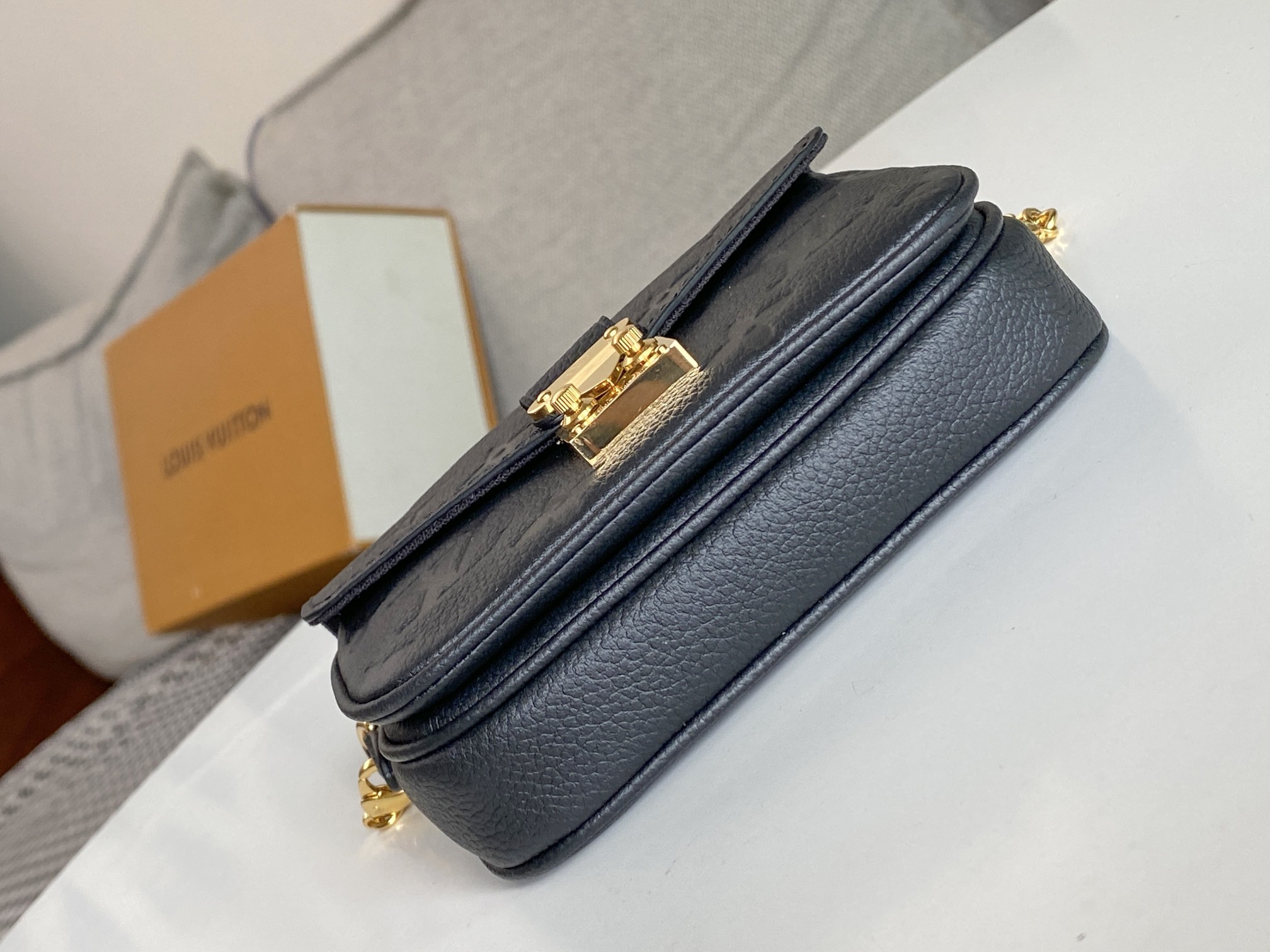 Replica Louis Vuitton Pochette Micro Metis Bag - Image 4