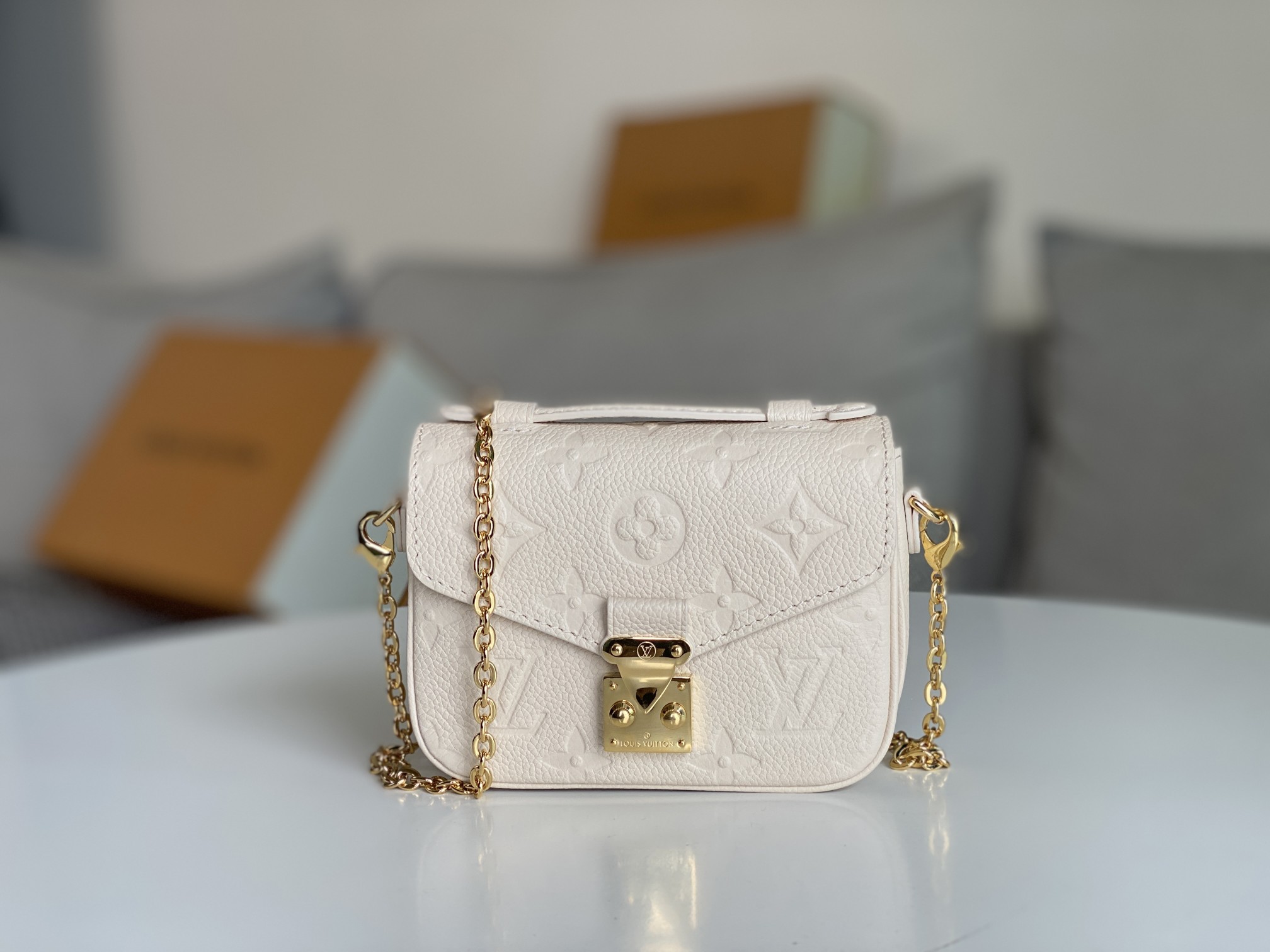 Replica Louis Vuitton Pochette Micro Metis Bag - Image 7