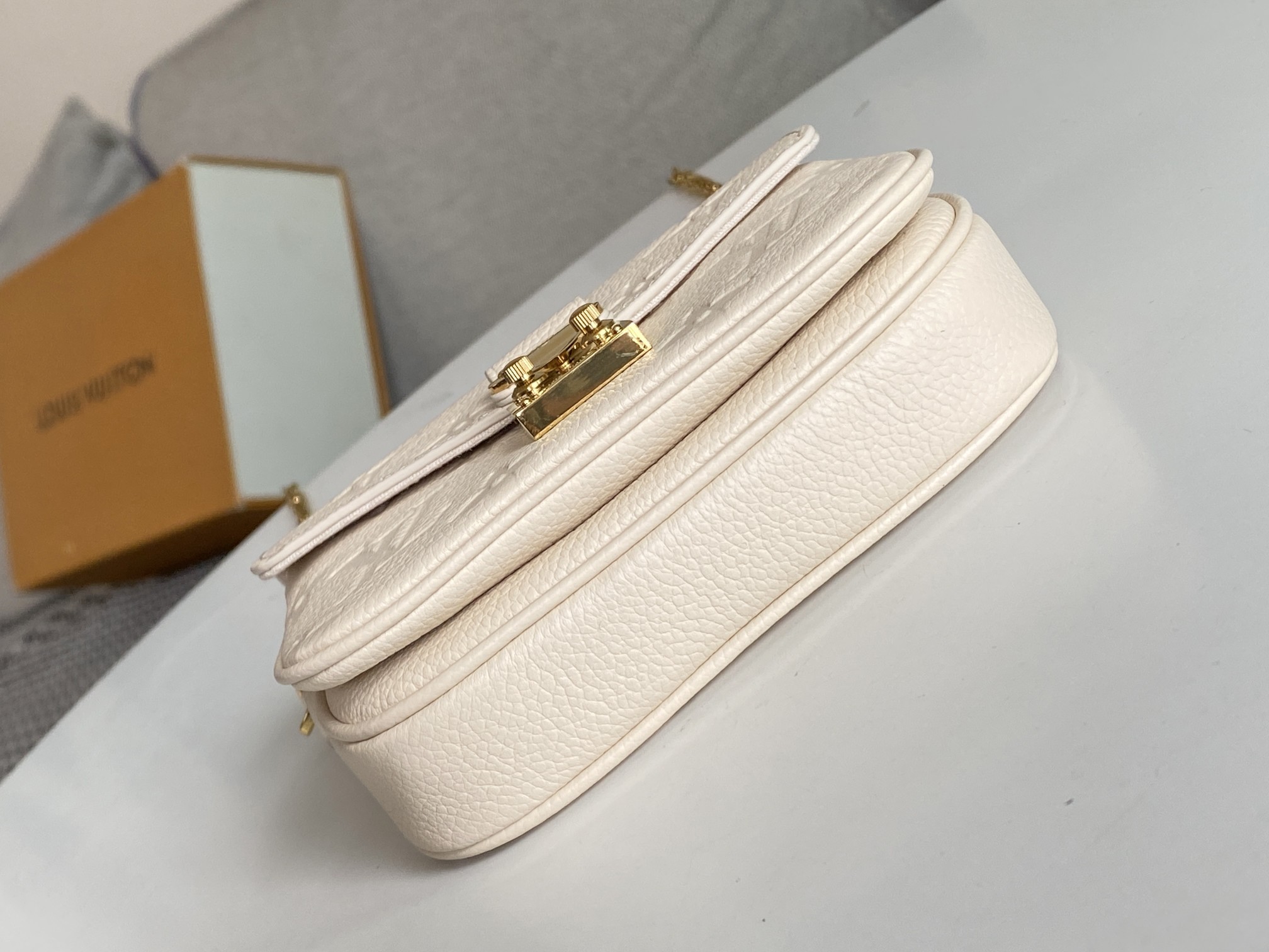 Replica Louis Vuitton Pochette Micro Metis Bag - Image 9