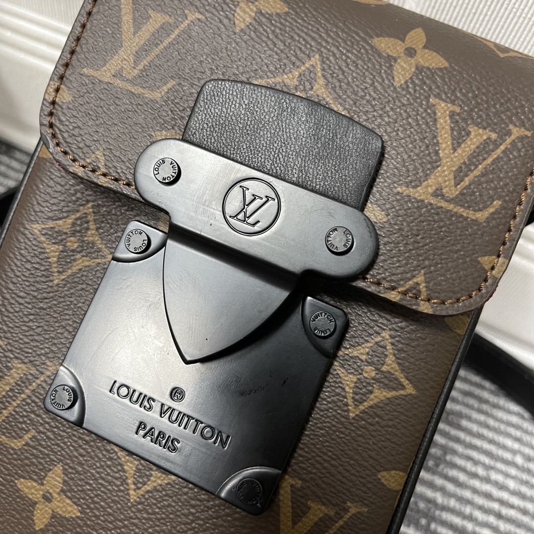 Replica Louis Vuitton S-Lock Vertical Wearable Wallet M81524 - Image 15