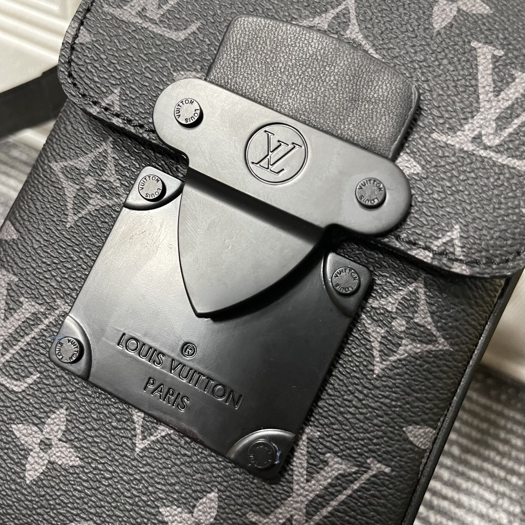Replica Louis Vuitton S-Lock Vertical Wearable Wallet M81524 - Image 22