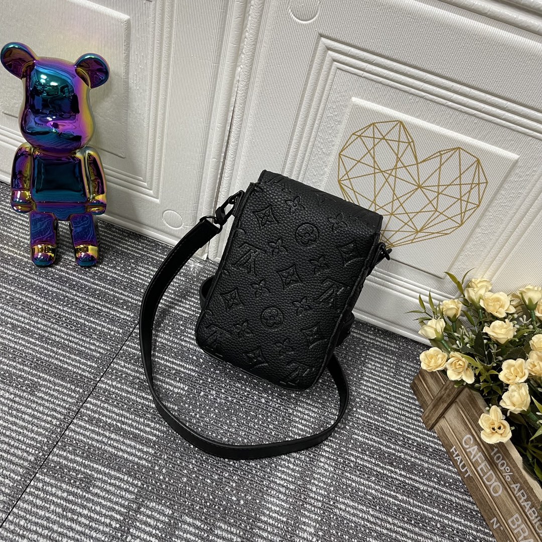 Replica Louis Vuitton S-Lock Vertical Wearable Wallet M81524 - Image 4