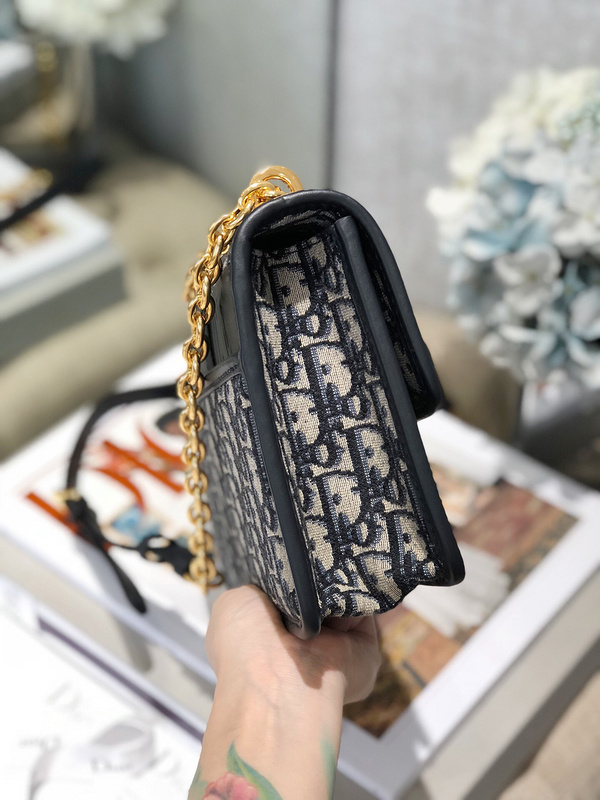 Replica Dior 30 Montaigne Chain Bag M9208 - Image 5