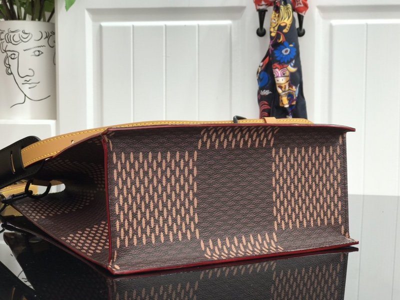 Replica Louis Vuitton Mini Tote - Image 5
