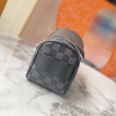 Alternative view of Replica Louis Vuitton Toiletry Pouch N47625