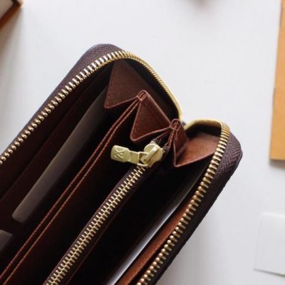 Alternative view of Replica Louis Vuitton Zippy Wallet