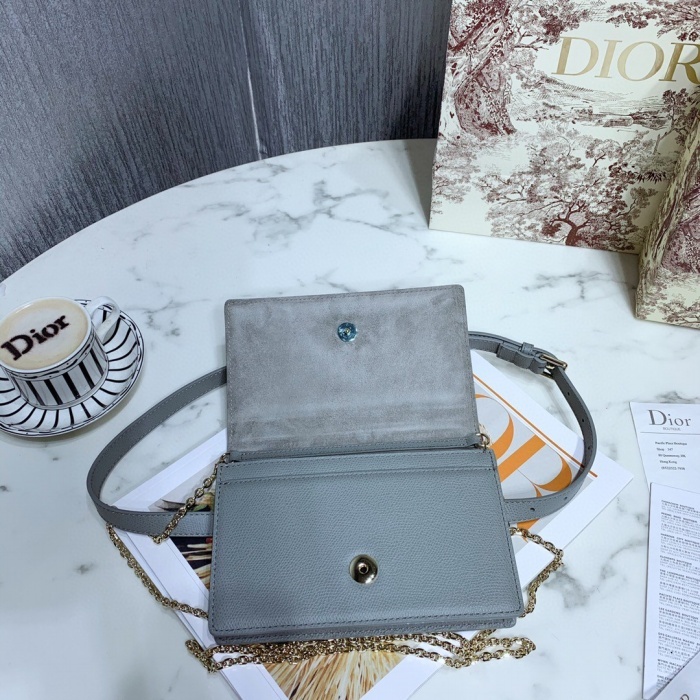 Replica Dior 30 Montaigne 2-In-1 Pouch - Image 4