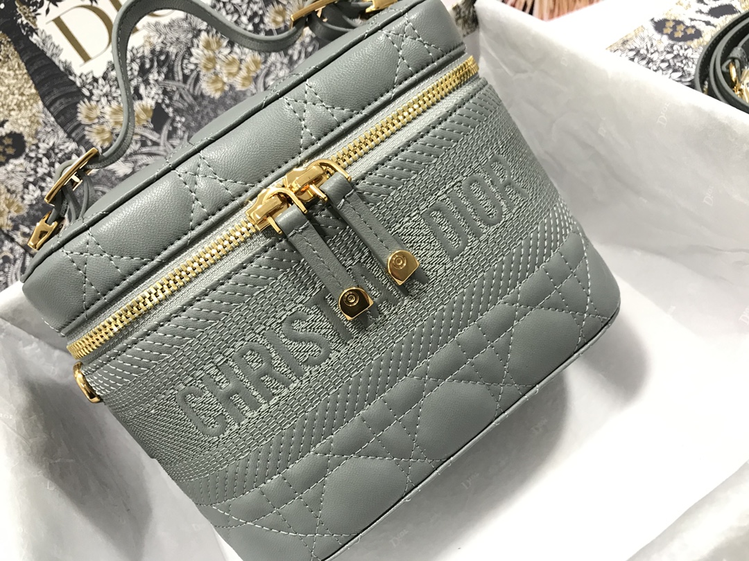 Replica Dior Aaa-Small Travel Vanity Case - Image 11