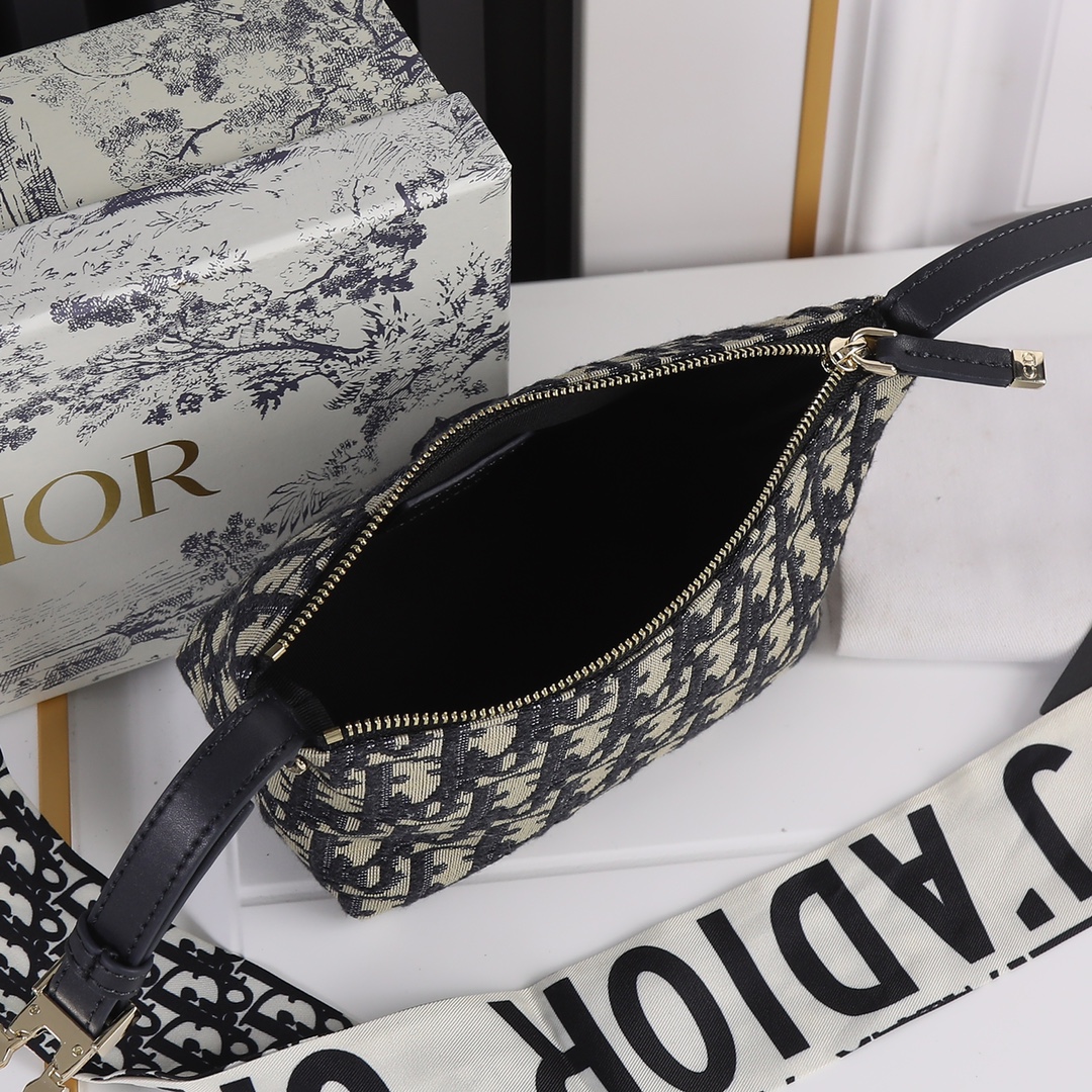 Replica Dior Small Drtravel Nomad Pouch - Image 10