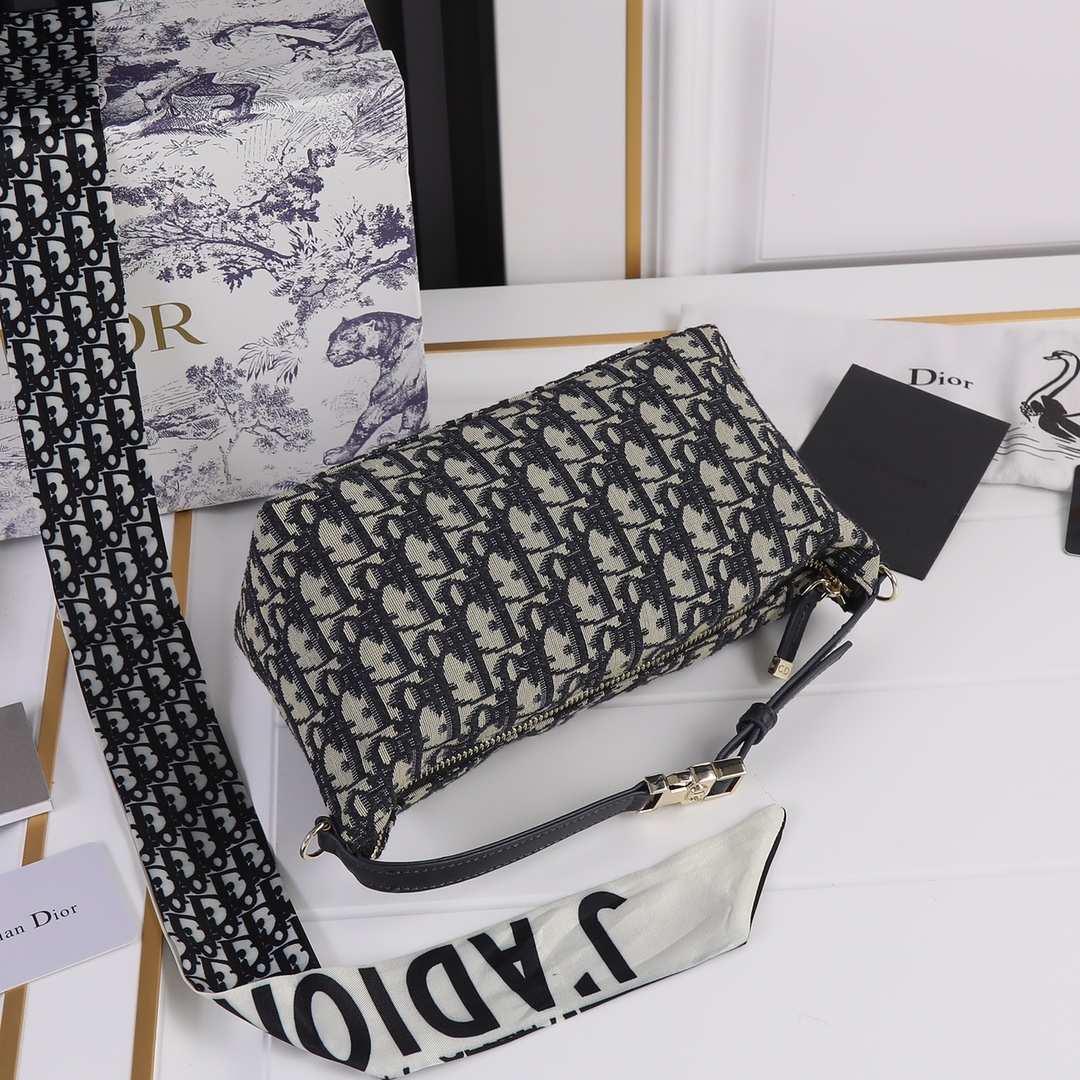Replica Dior Medium Drtravel Nomad Pouch - Image 9