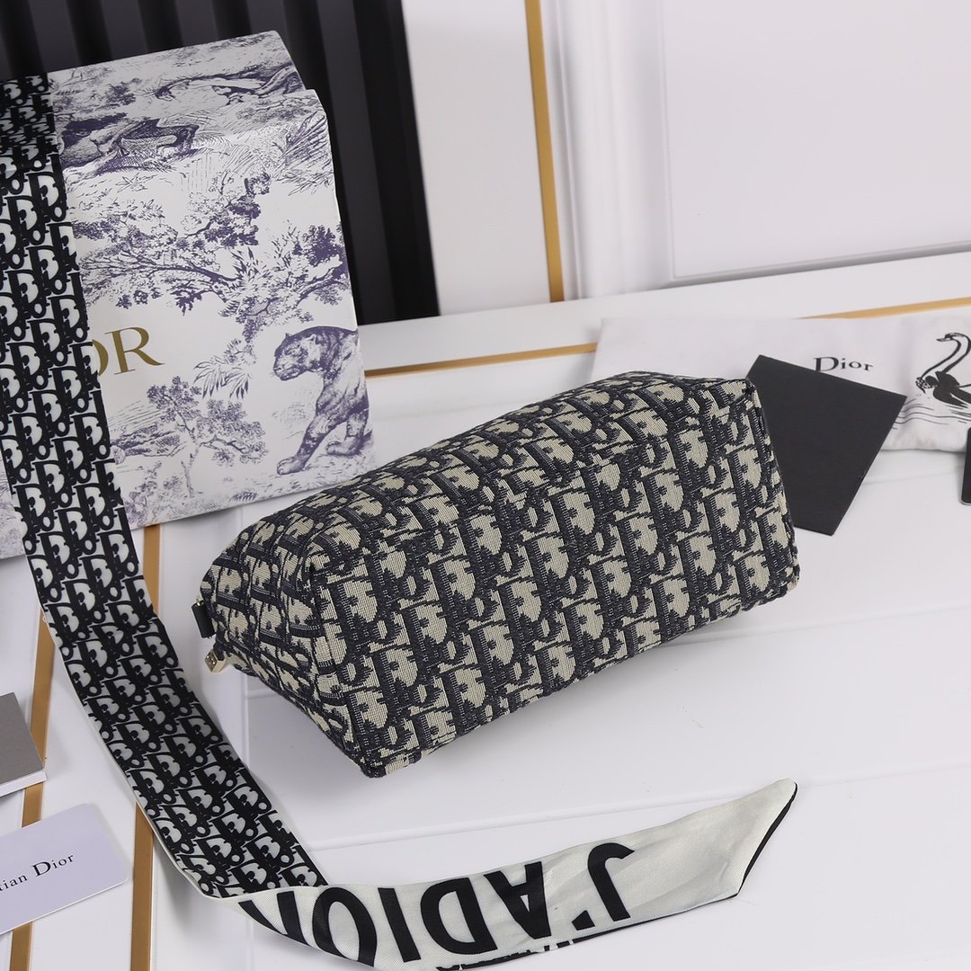 Replica Dior Medium Drtravel Nomad Pouch - Image 10