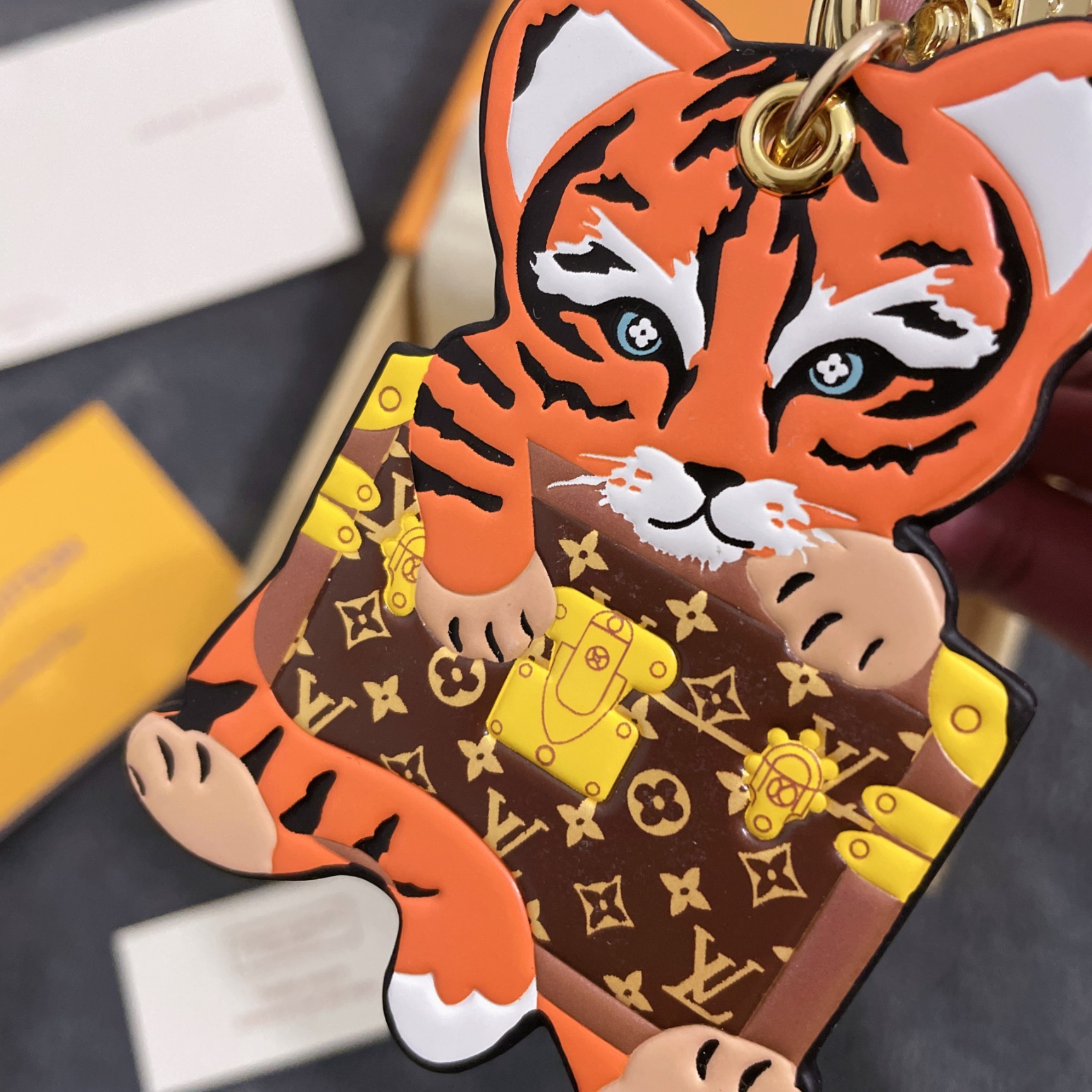 Replica Louis Vuitton Tiger Bag Charm And Key Holder L01 - Image 3