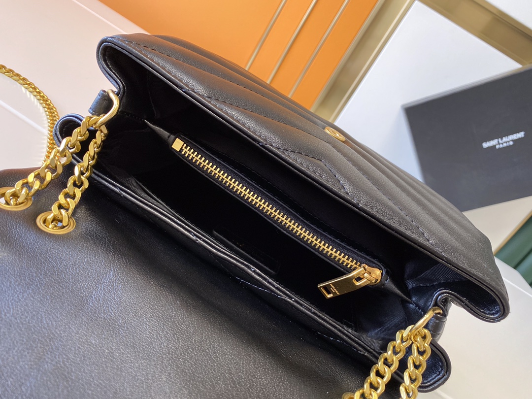 Replica Ysl Loulou Small Bag In Matelasse “Y” Leather- Black/Beige/Red - Image 4