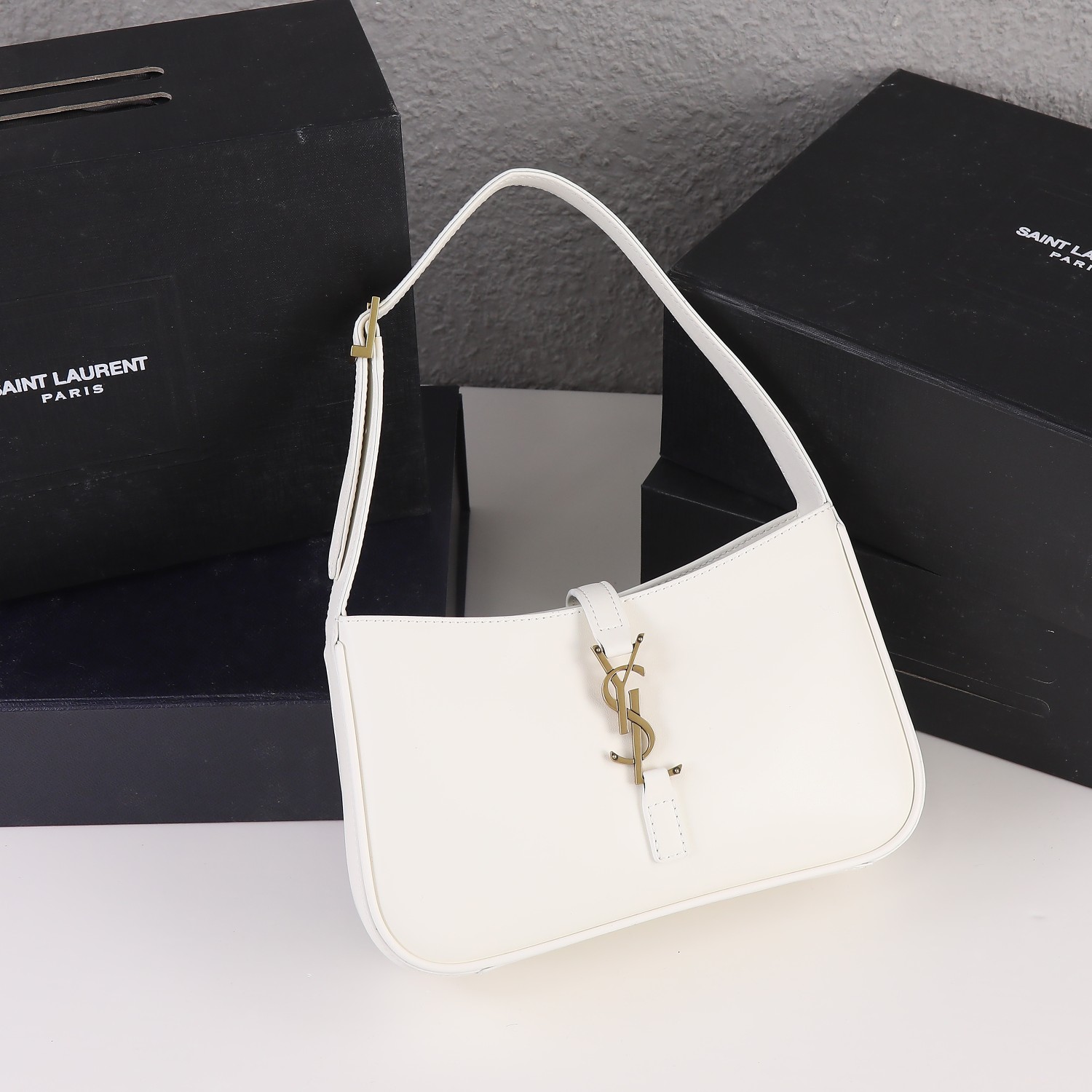 Replica Ysl Le 5 A 7 Hobo Bag In Smooth Leather- 3 Colors - Image 11