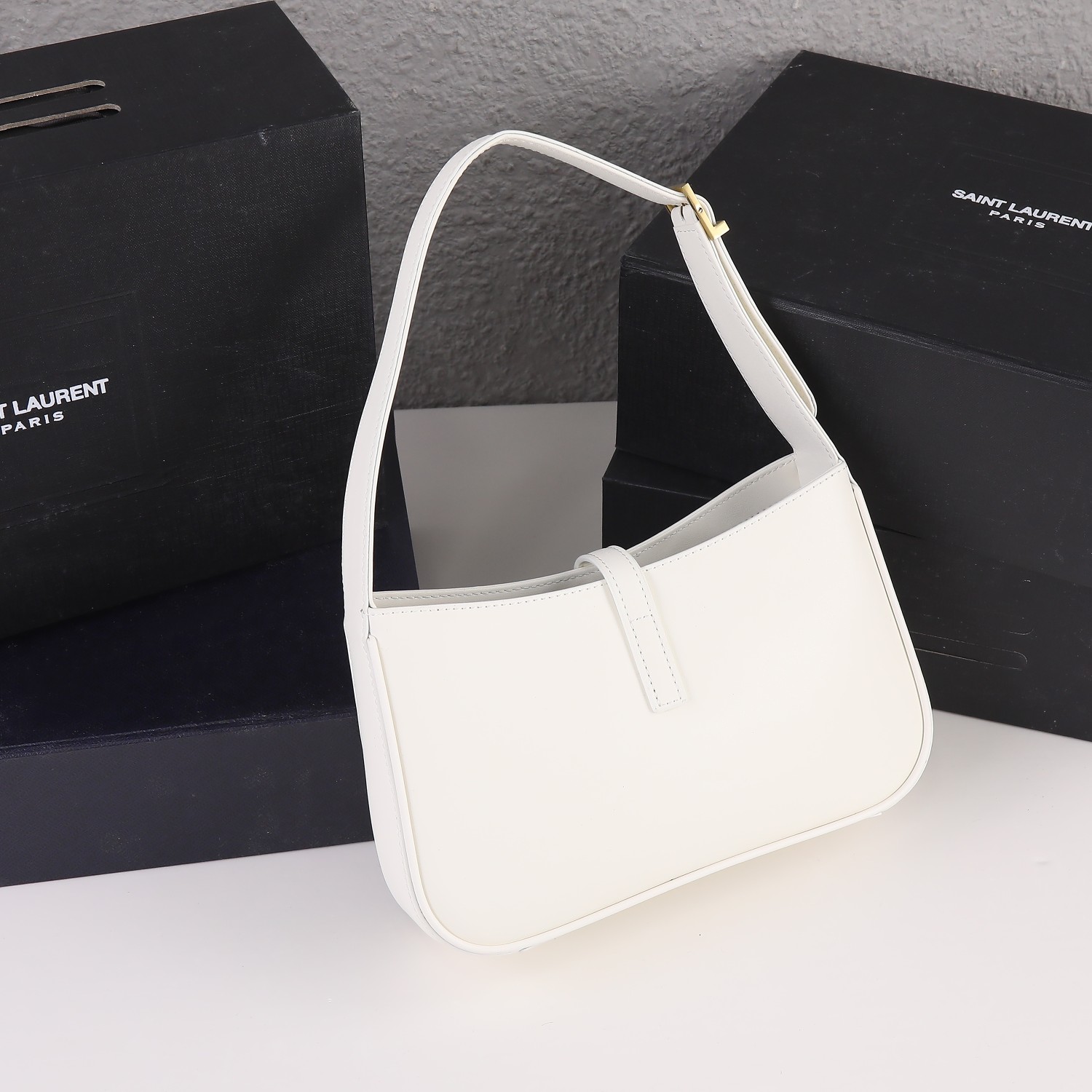 Replica Ysl Le 5 A 7 Hobo Bag In Smooth Leather- 3 Colors - Image 13