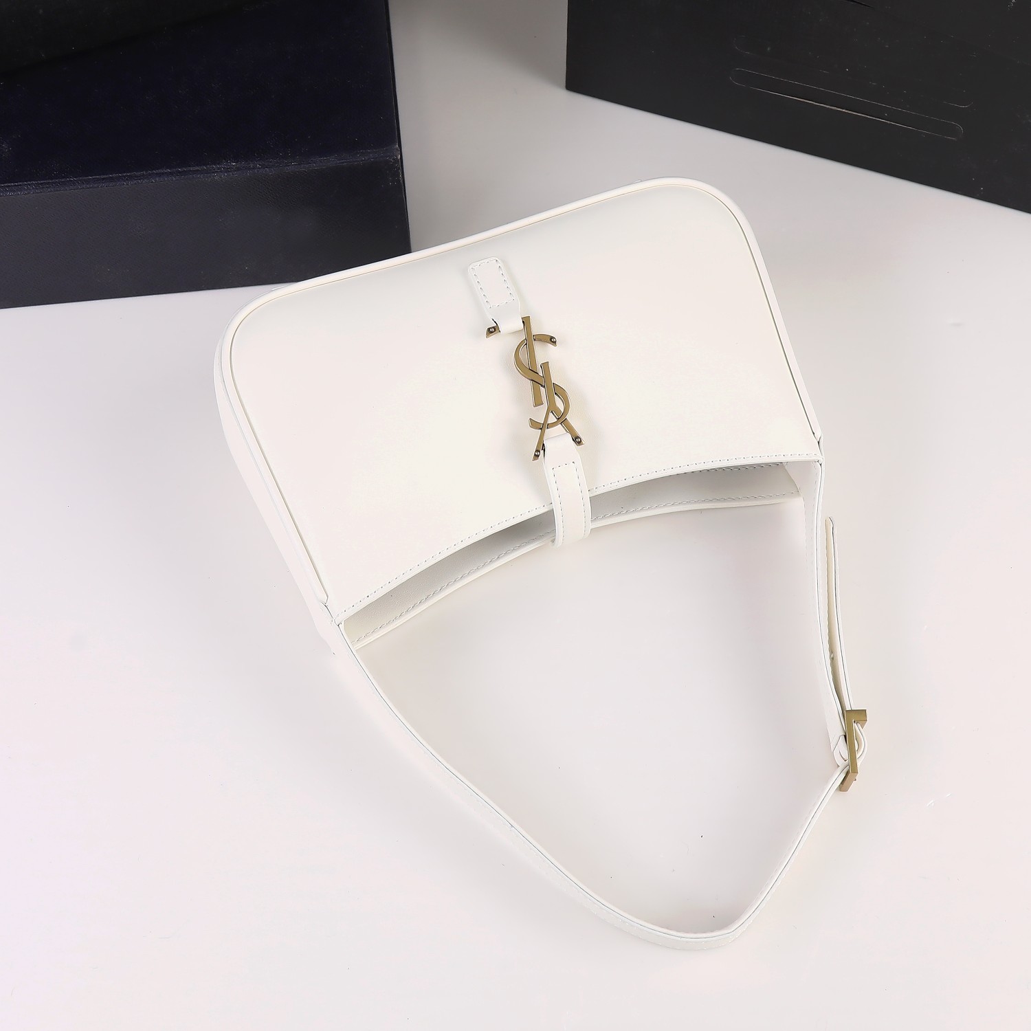 Replica Ysl Le 5 A 7 Hobo Bag In Smooth Leather- 3 Colors - Image 14
