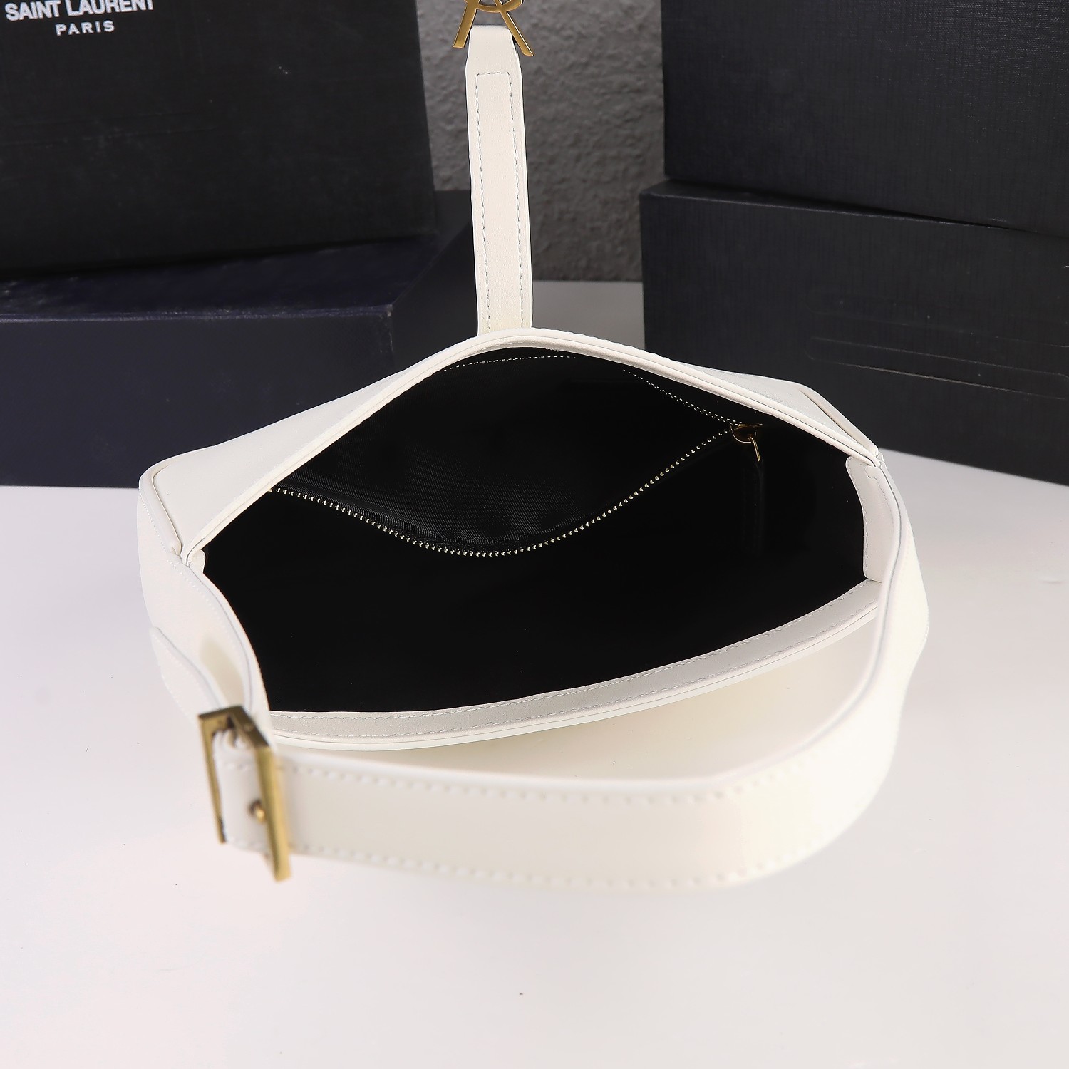 Replica Ysl Le 5 A 7 Hobo Bag In Smooth Leather- 3 Colors - Image 15