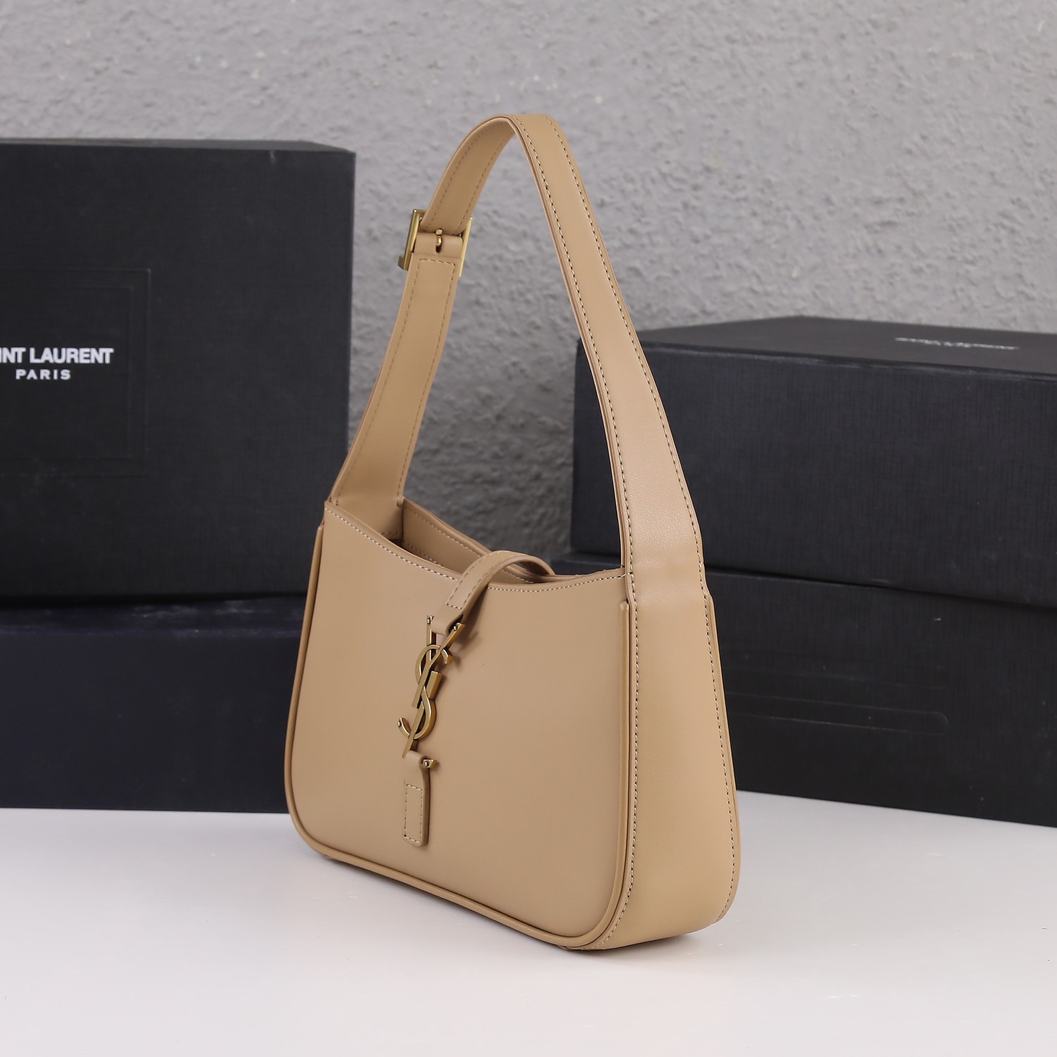 Replica Ysl Le 5 A 7 Hobo Bag In Smooth Leather- 3 Colors - Image 3