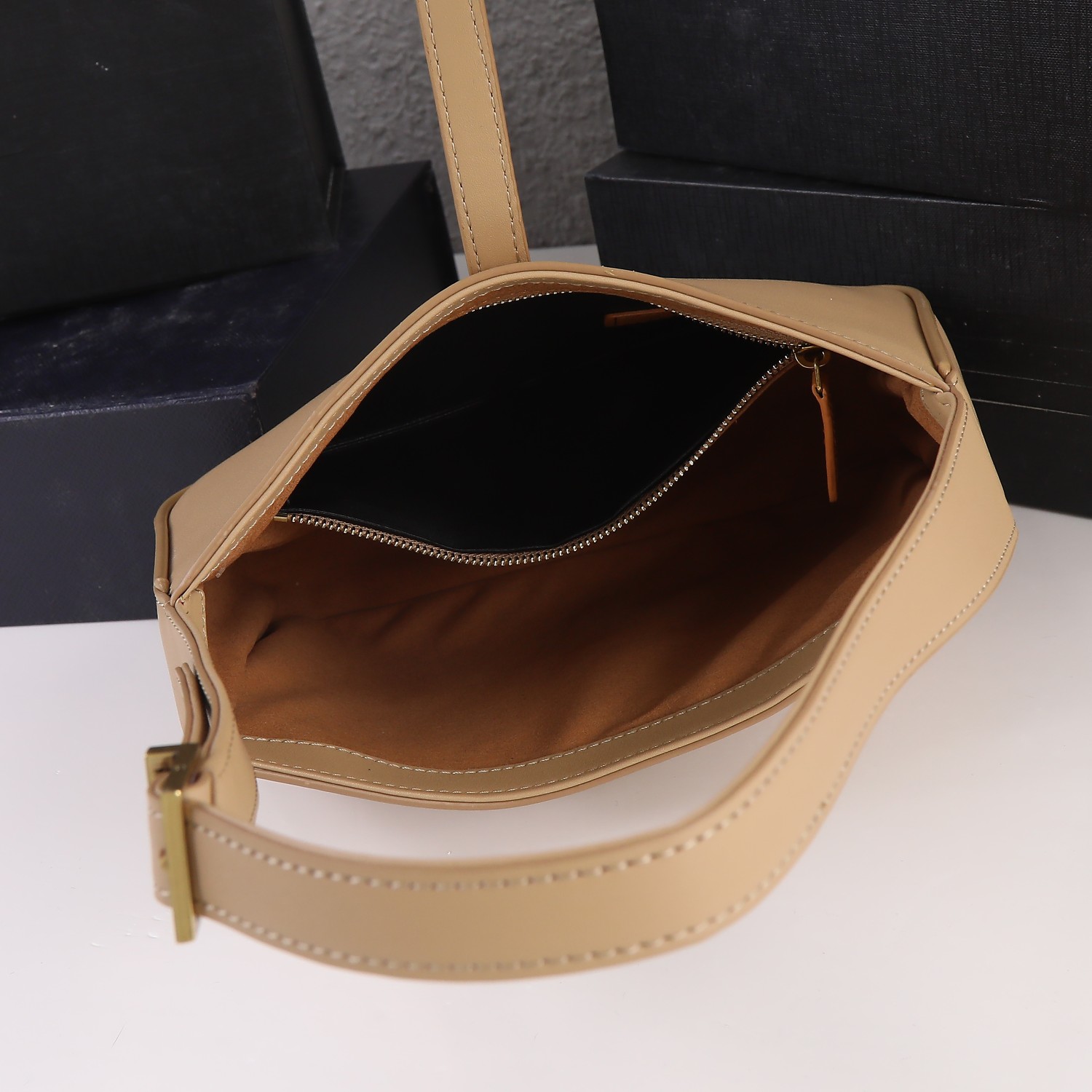 Replica Ysl Le 5 A 7 Hobo Bag In Smooth Leather- 3 Colors - Image 6