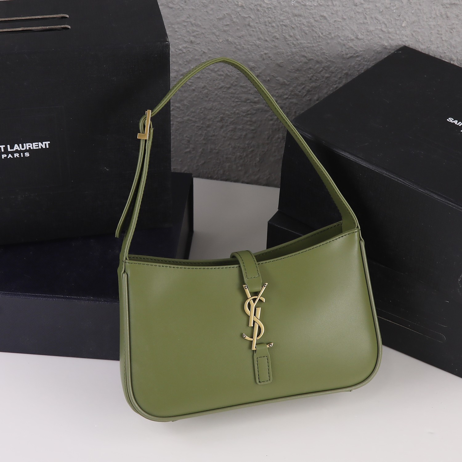 Replica Ysl Le 5 A 7 Hobo Bag In Smooth Leather- 3 Colors - Image 7