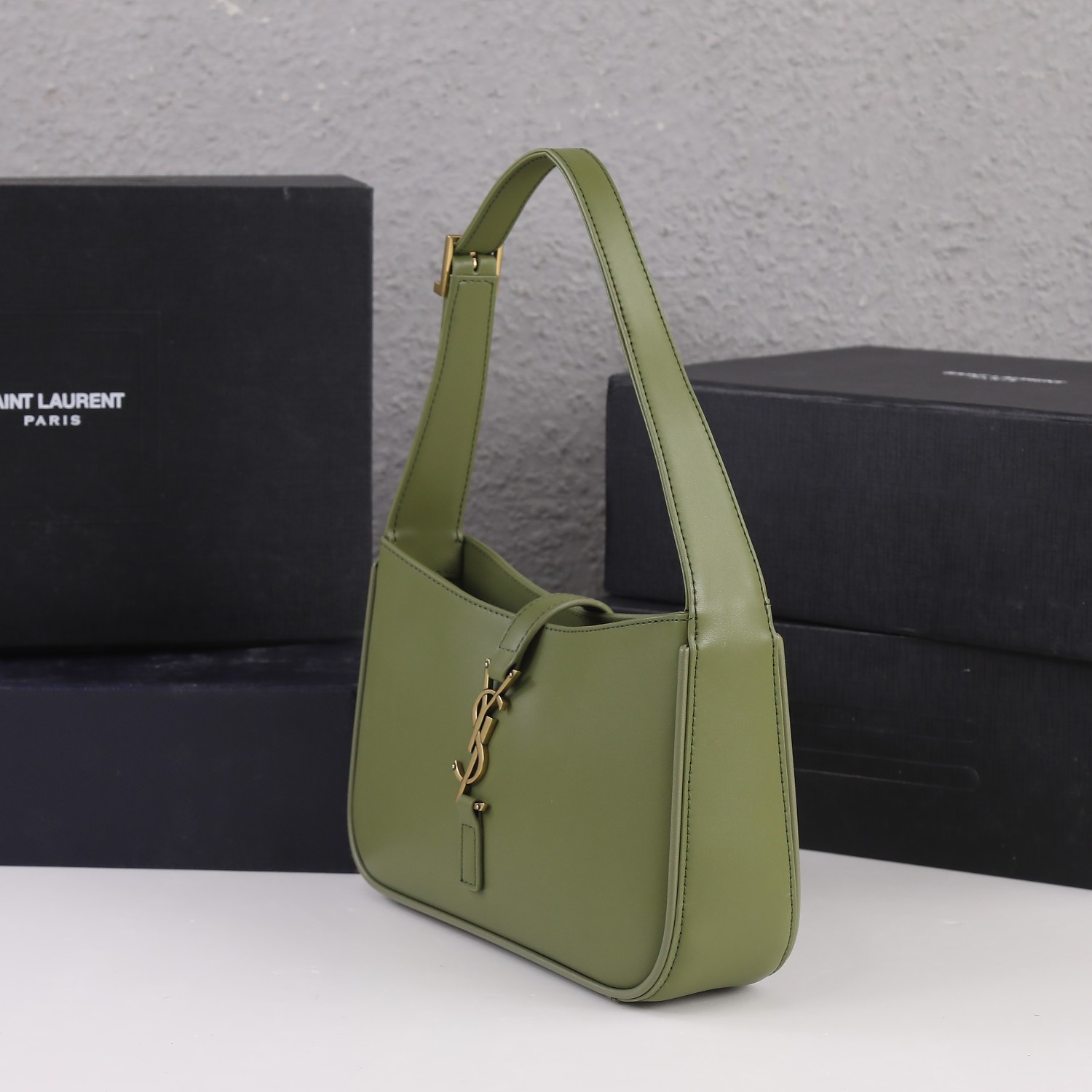 Replica Ysl Le 5 A 7 Hobo Bag In Smooth Leather- 3 Colors - Image 8
