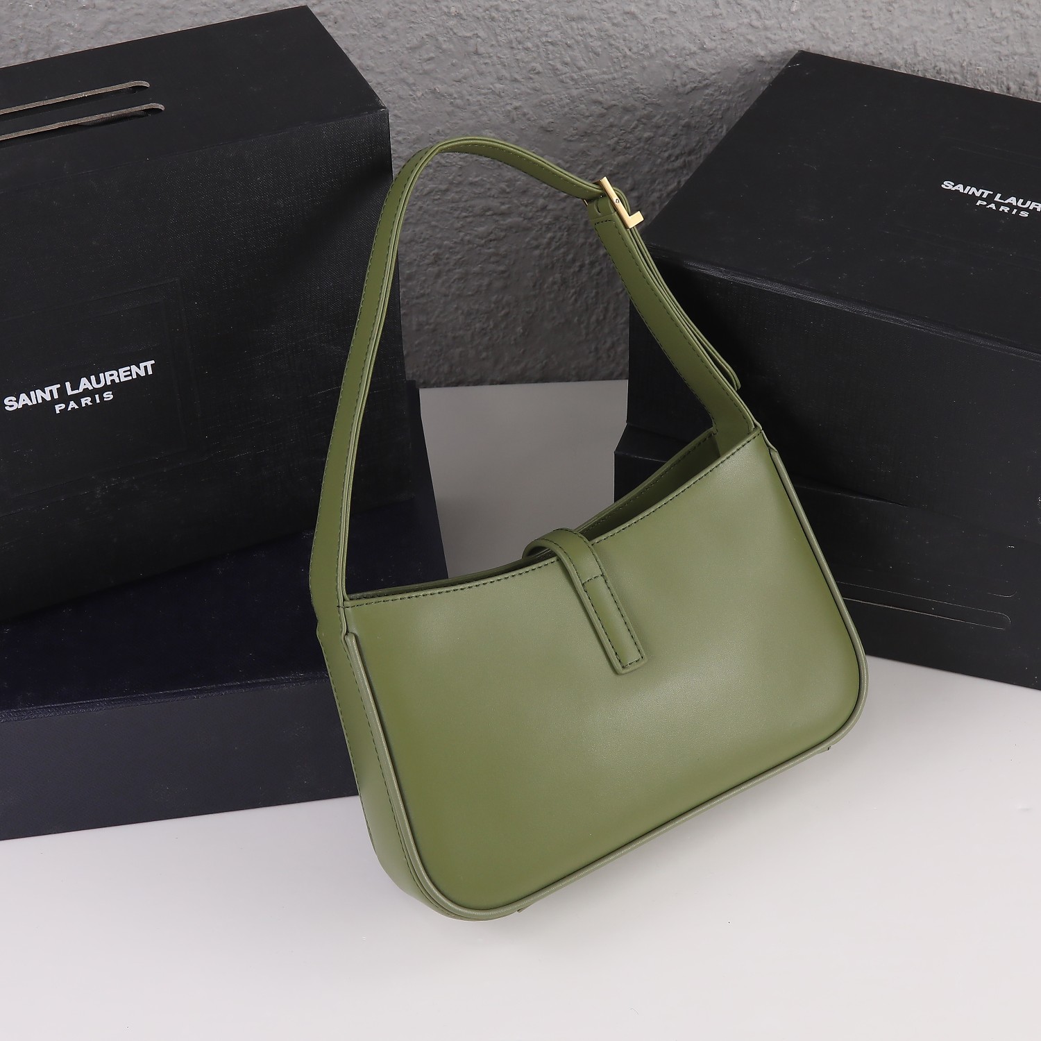 Replica Ysl Le 5 A 7 Hobo Bag In Smooth Leather- 3 Colors - Image 9