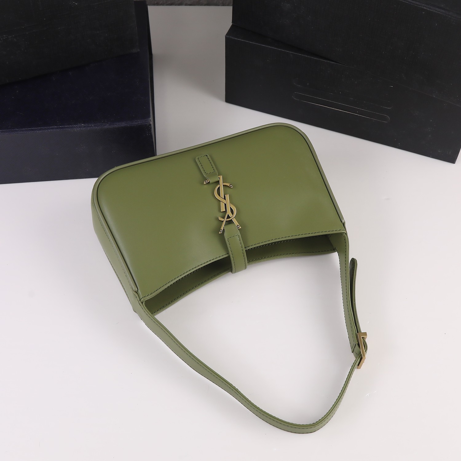 Replica Ysl Le 5 A 7 Hobo Bag In Smooth Leather- 3 Colors - Image 10