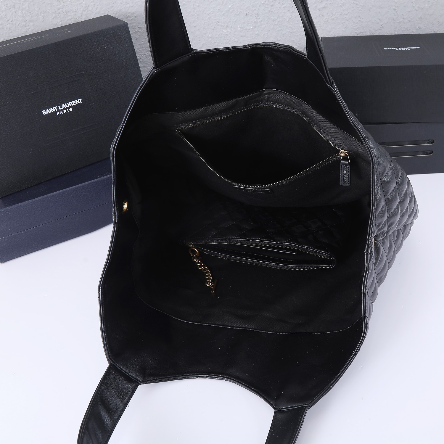 Replica Ysl Aaa-Icare Maxi Shopping Bag With Wallet - Image 9