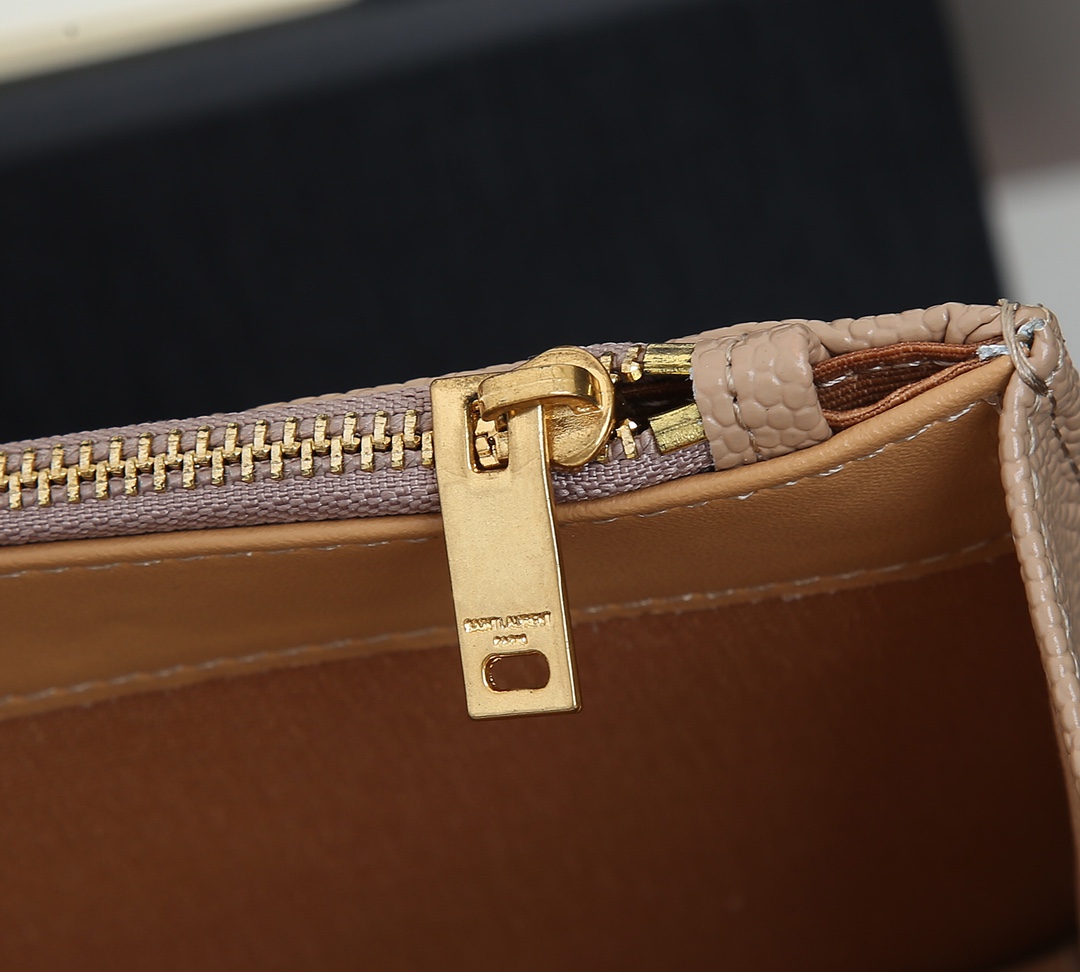 Replica Ysl Envelope Chain Wallet In Grain De Poudre Embossed Leather 1888 - Image 9
