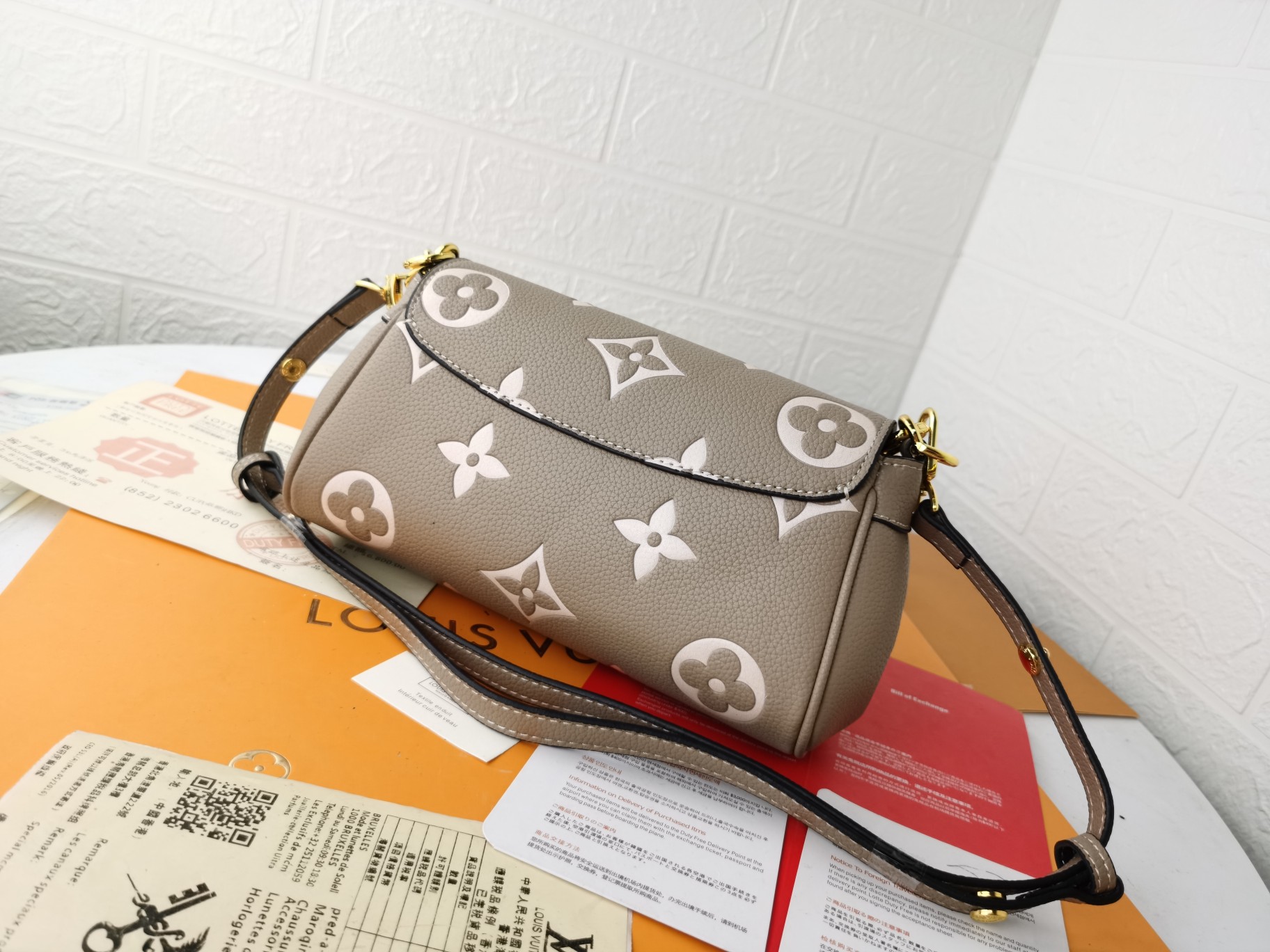 Replica Louis Vuitton Favorite M45813 - Image 12