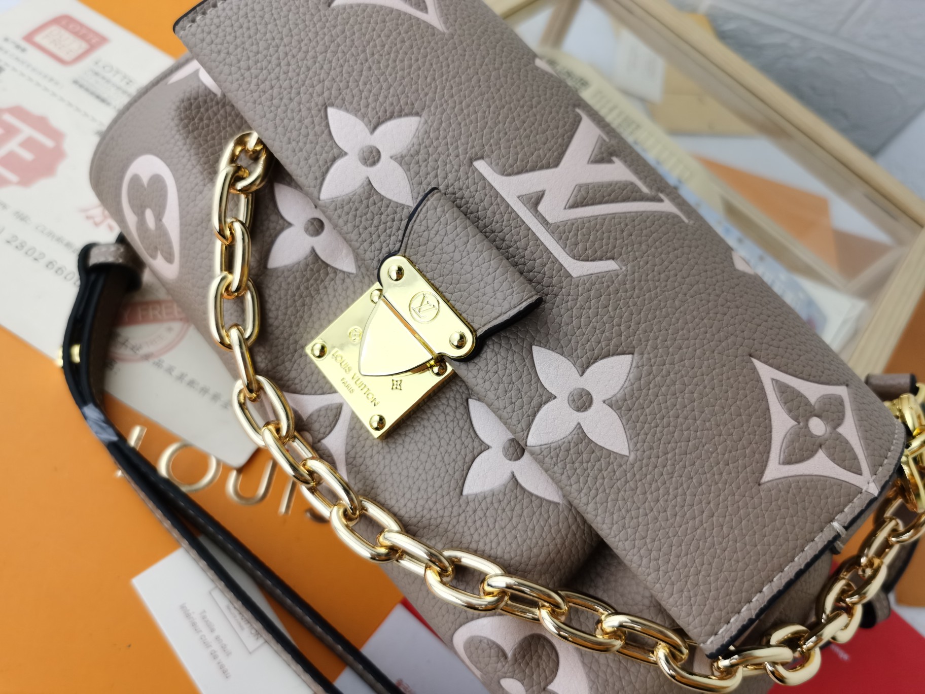 Replica Louis Vuitton Favorite M45813 - Image 13