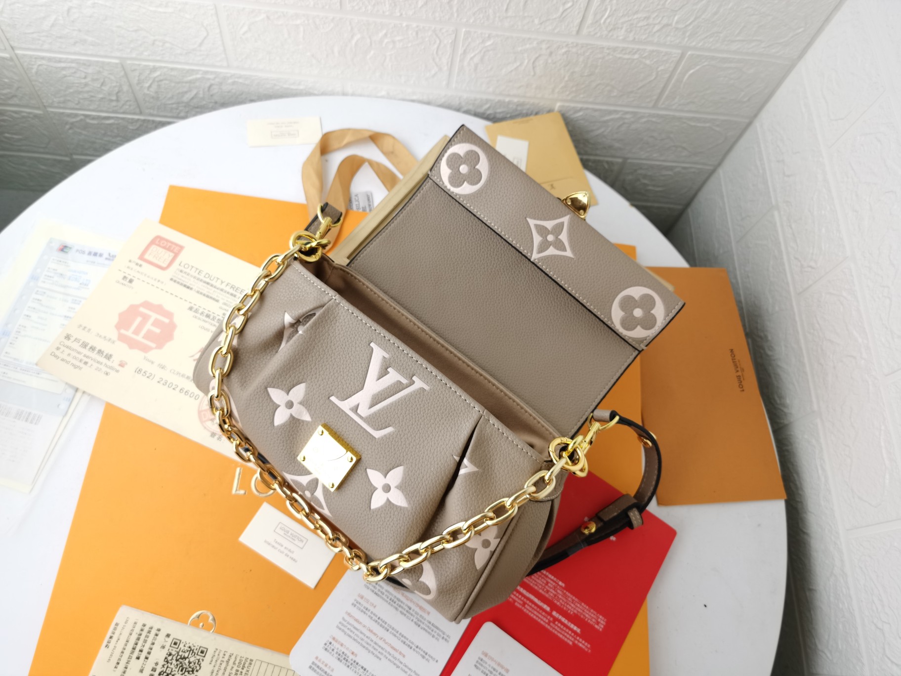Replica Louis Vuitton Favorite M45813 - Image 14