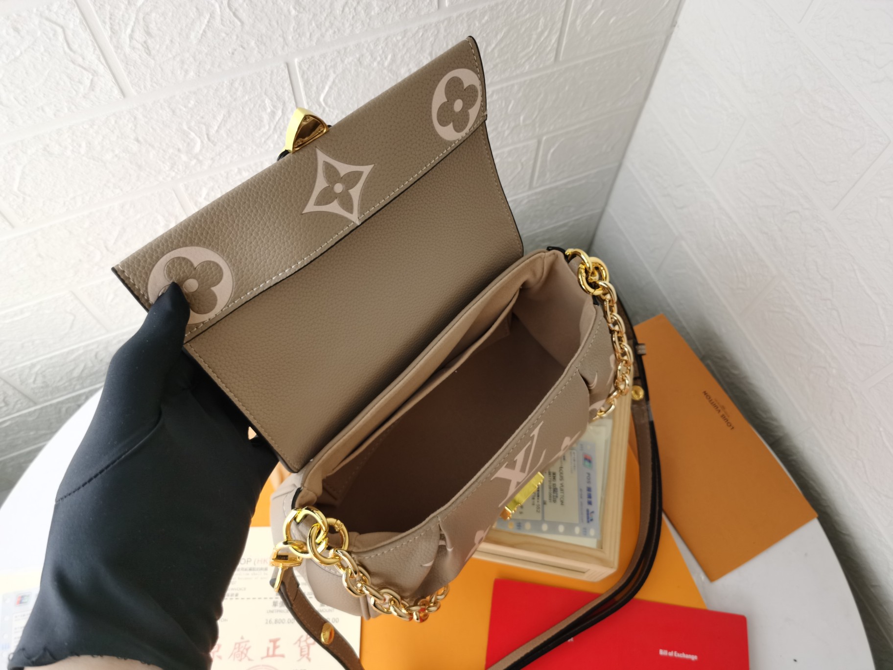 Replica Louis Vuitton Favorite M45813 - Image 15