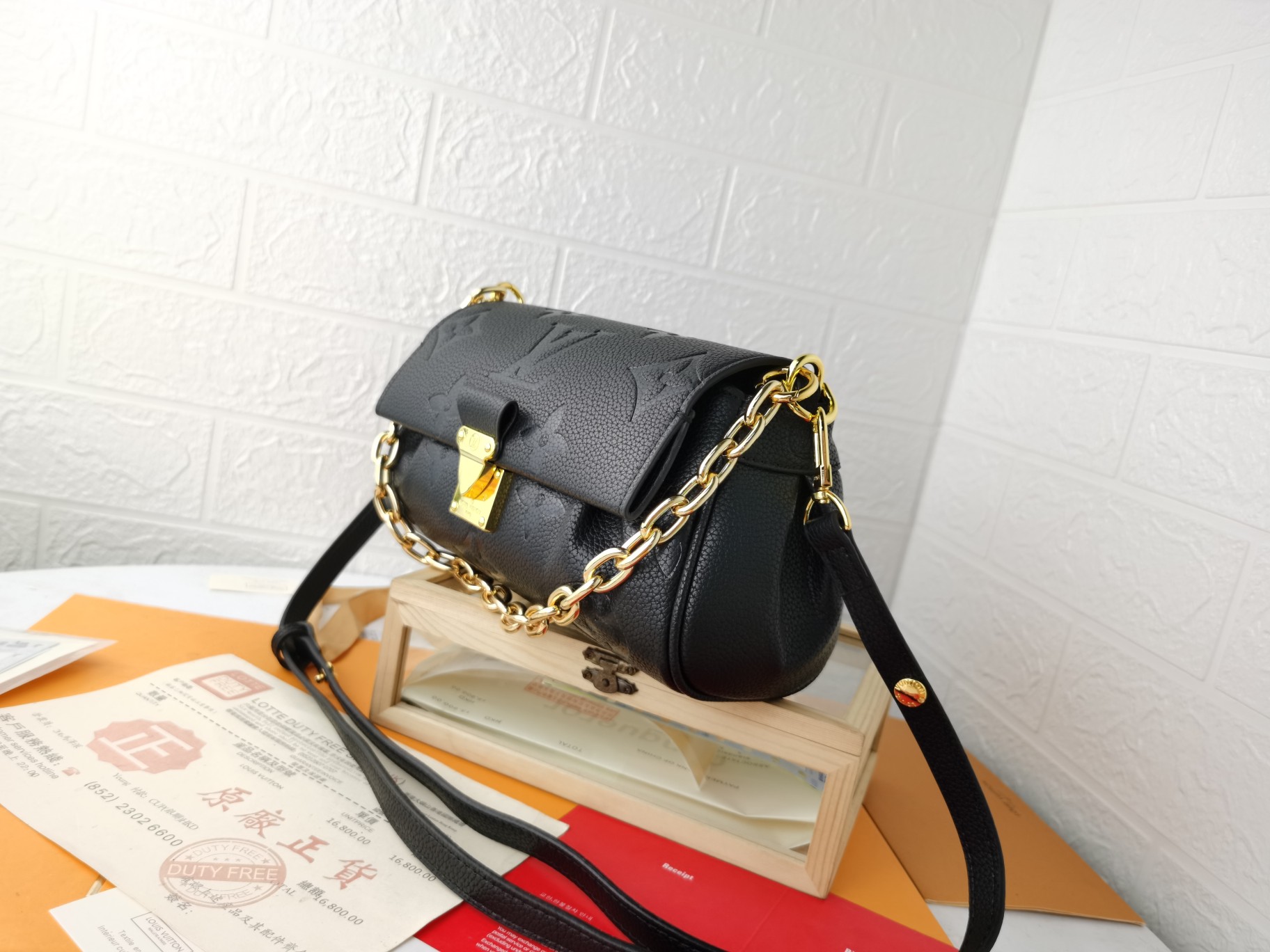 Replica Louis Vuitton Favorite M45813 - Image 3